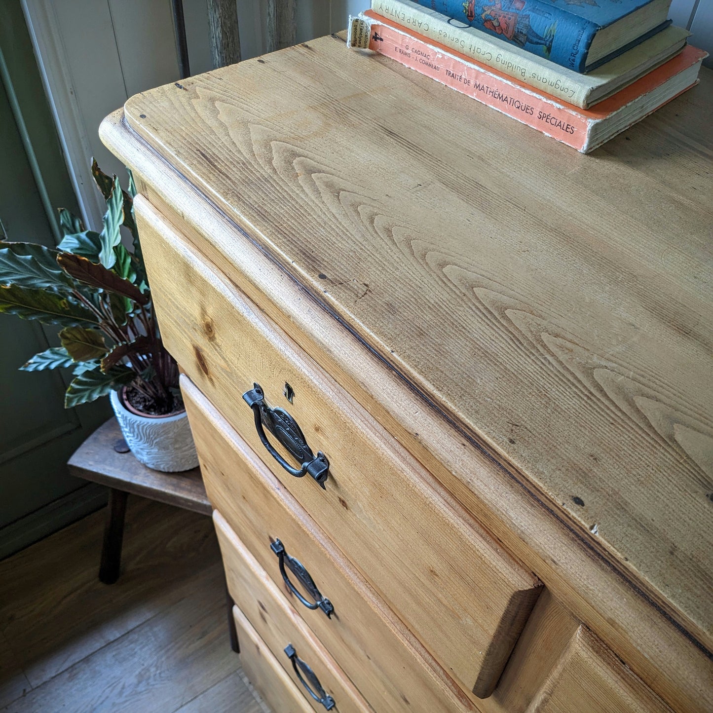 Late Victorian Chest of Drawers