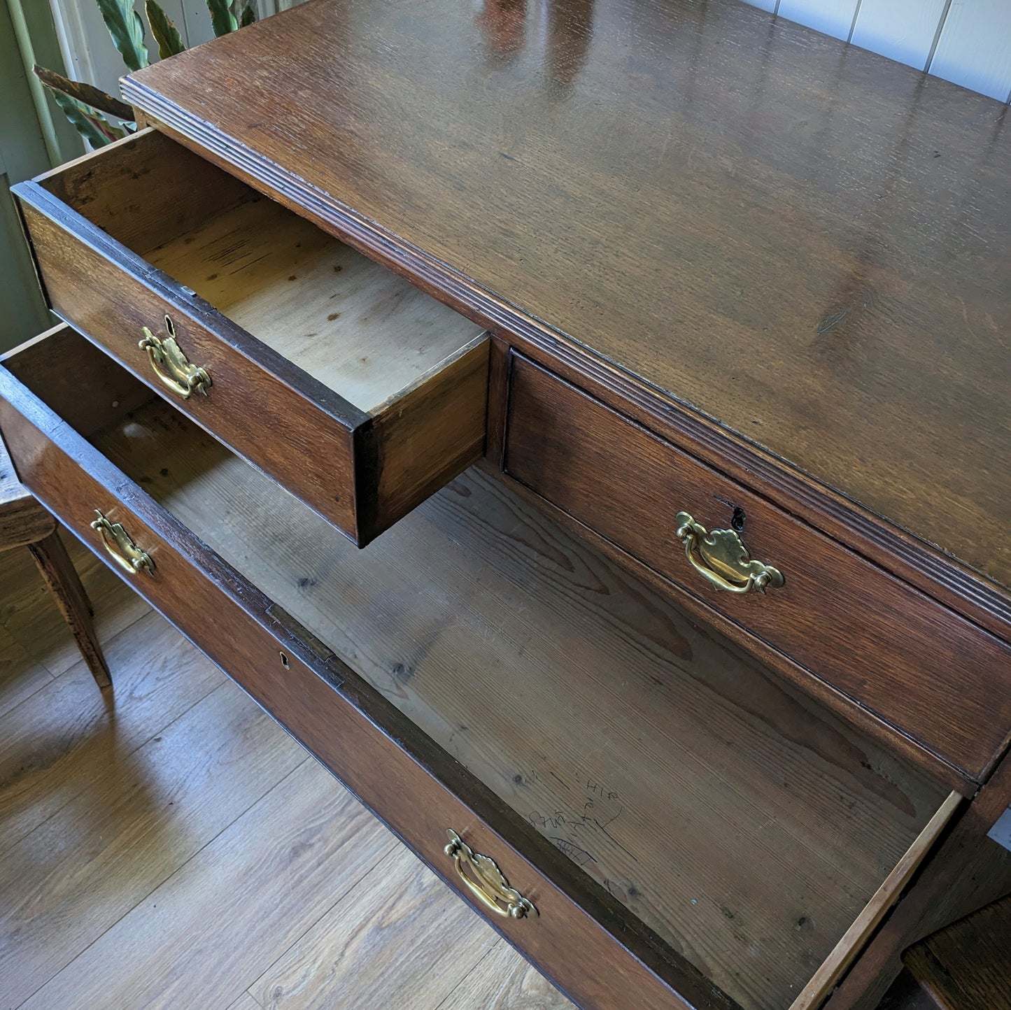 Georgian Oak Chest of Drawers