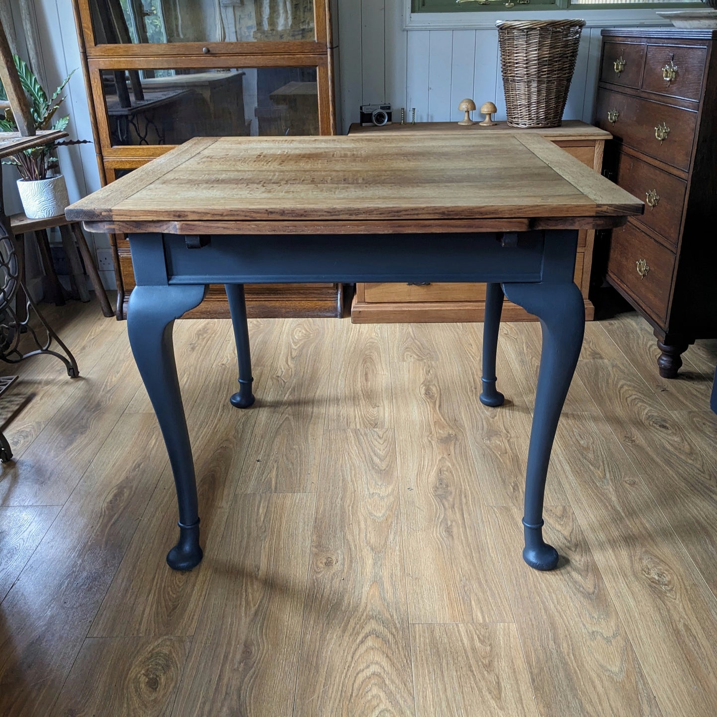 Oak Draw Leaf Table
