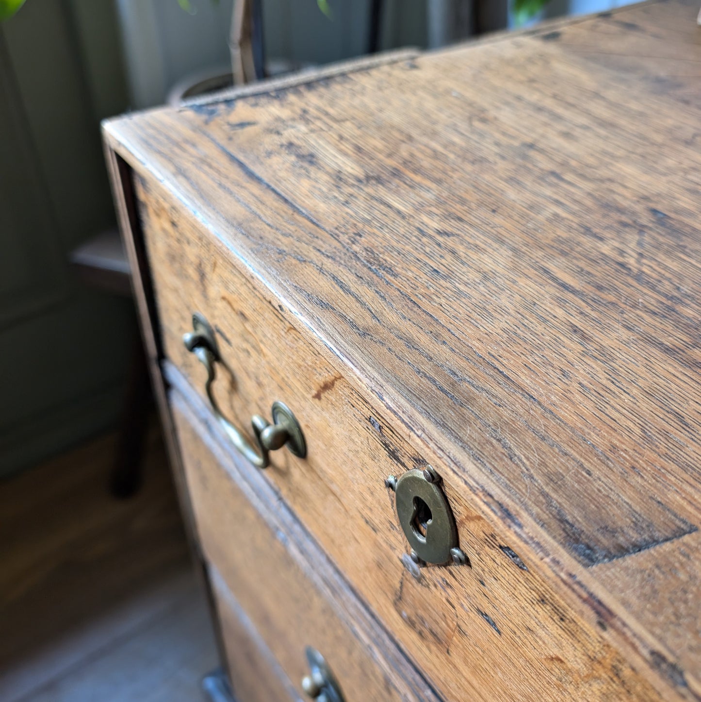 Georgian Oak Chest of Drawers