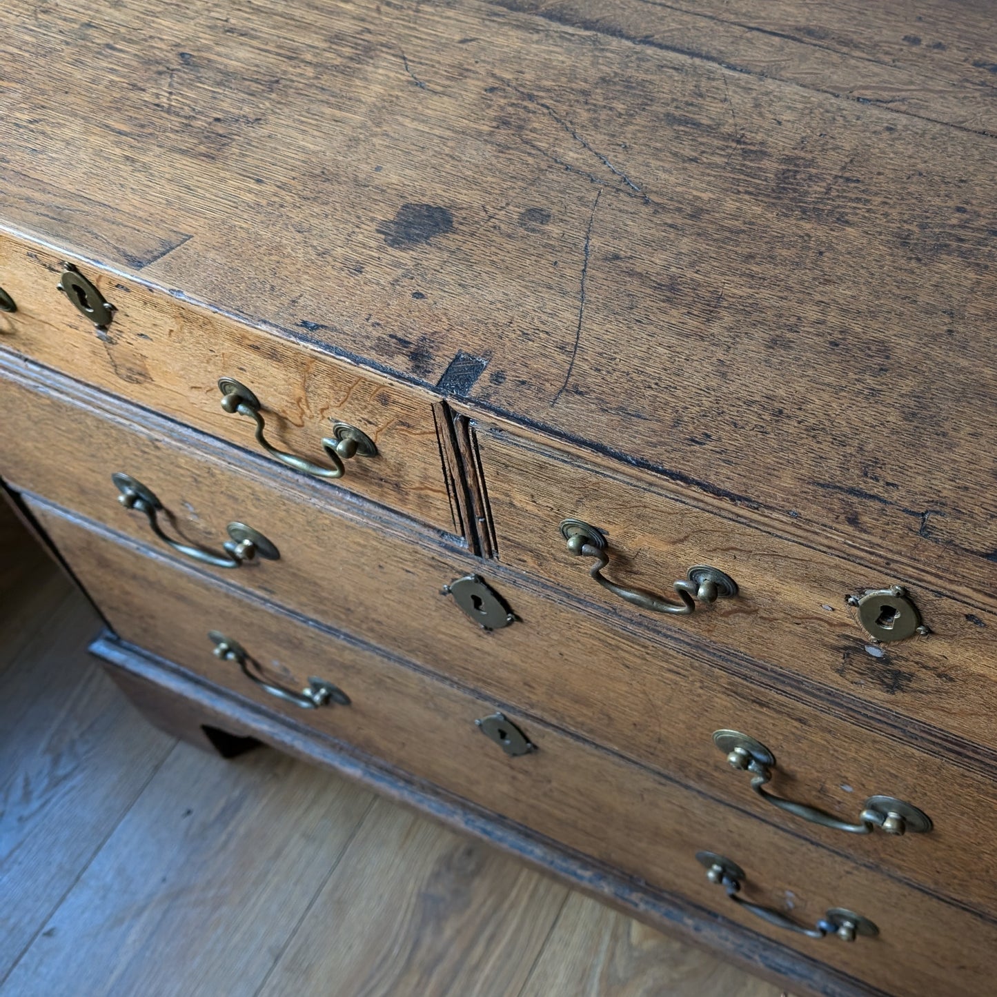 Georgian Oak Chest of Drawers