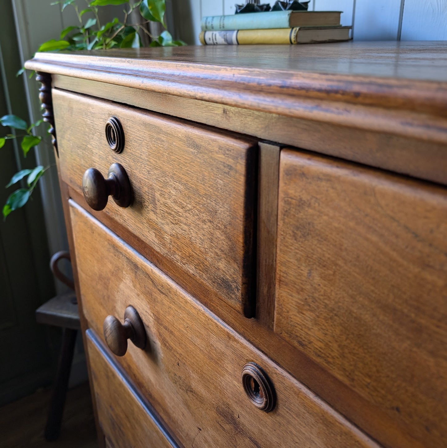 Victorian Chest of Drawers