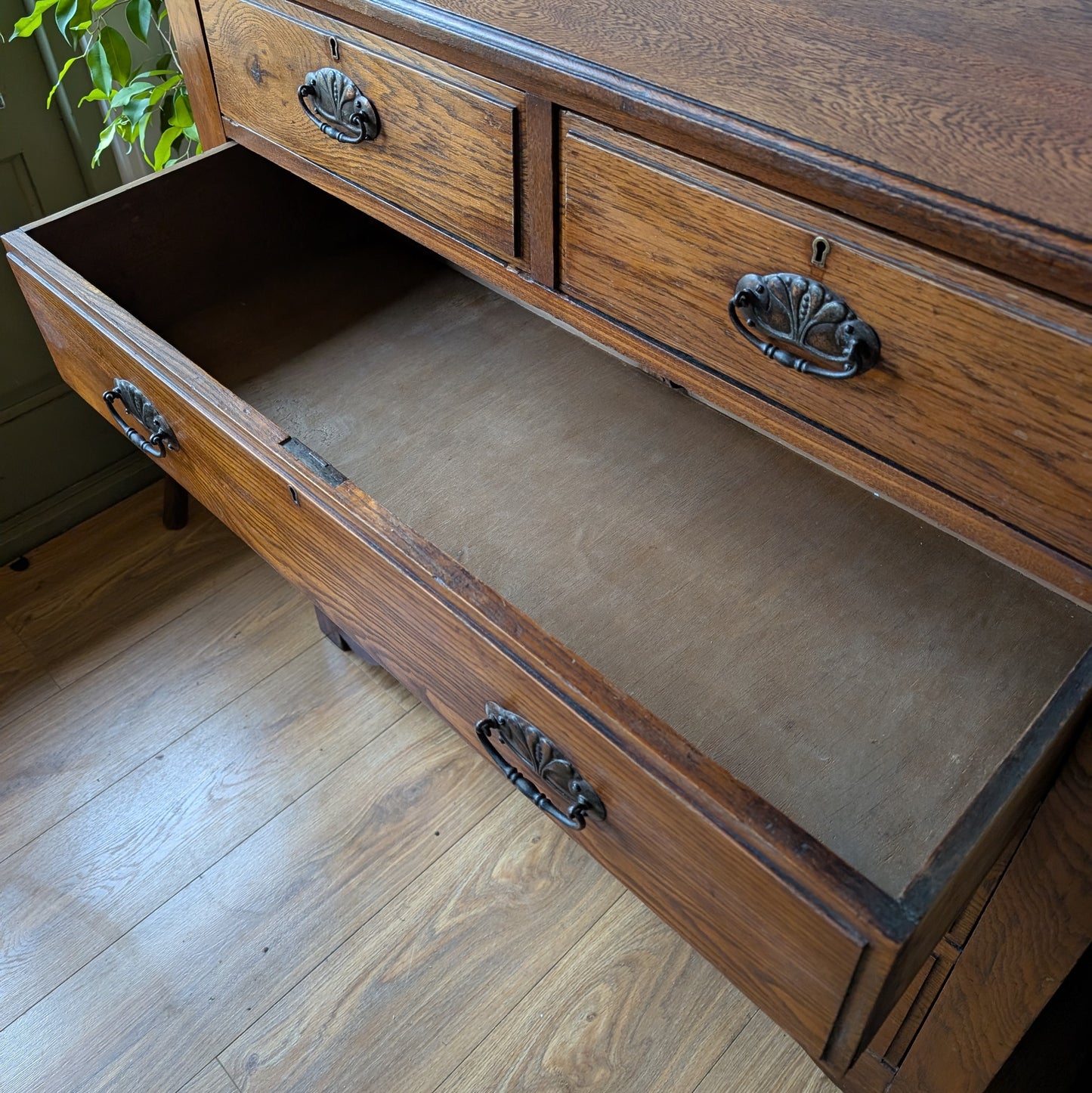 Antique Oak Chest of Drawers