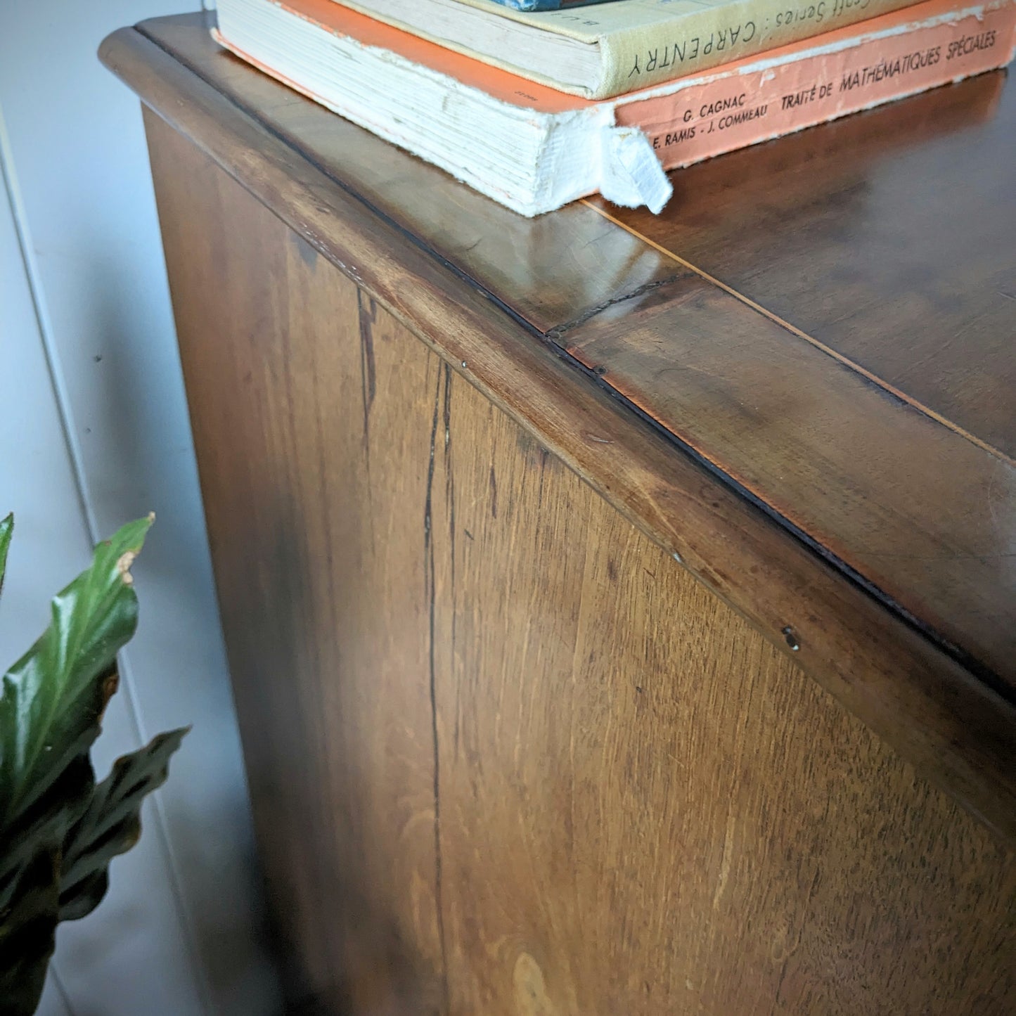 Georgian Chest of Drawers