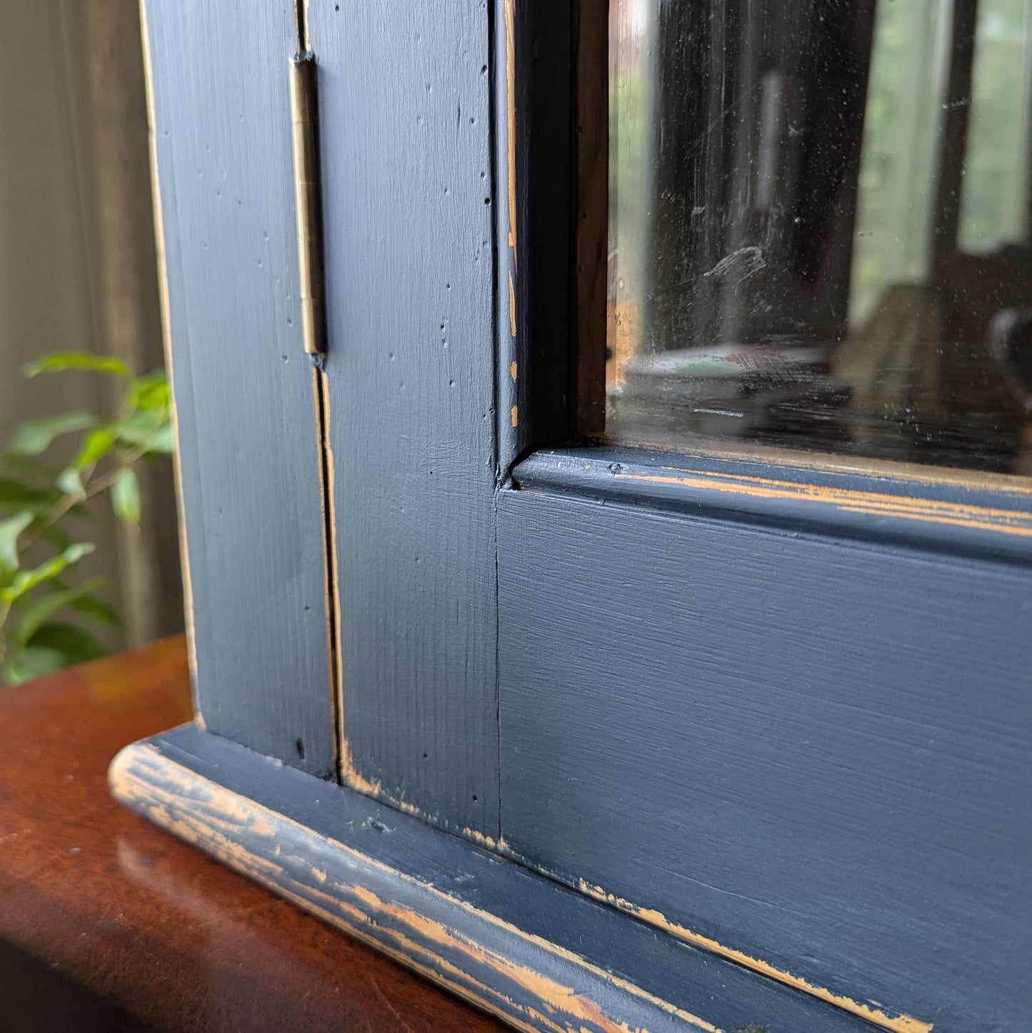 Antique Glazed Countertop Cabinet