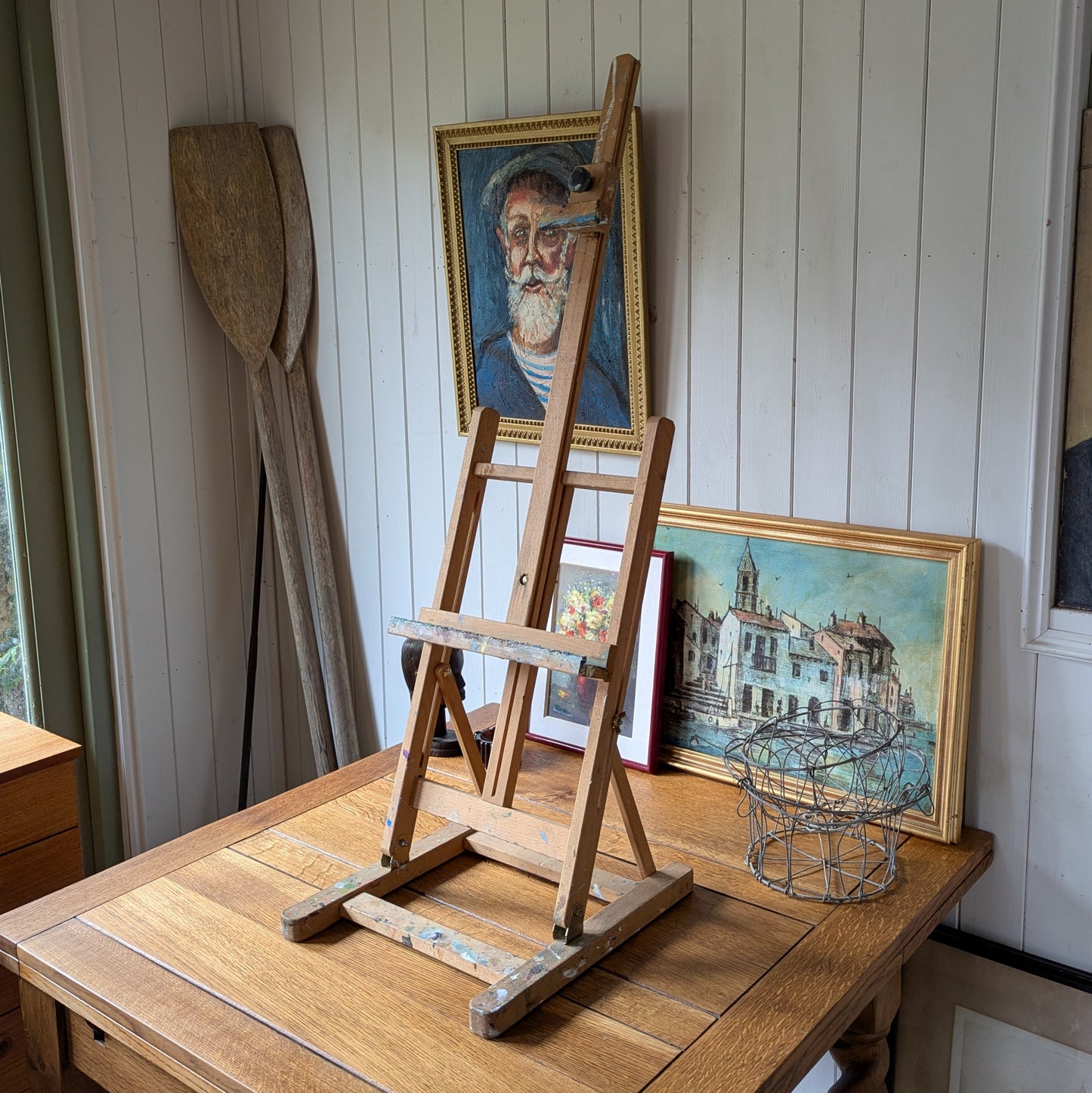 Vintage Tabletop Easle