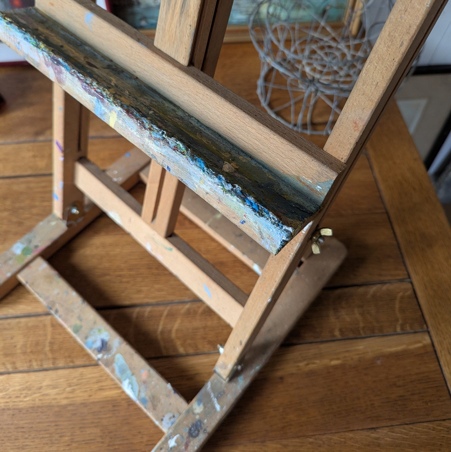 Vintage Tabletop Easle