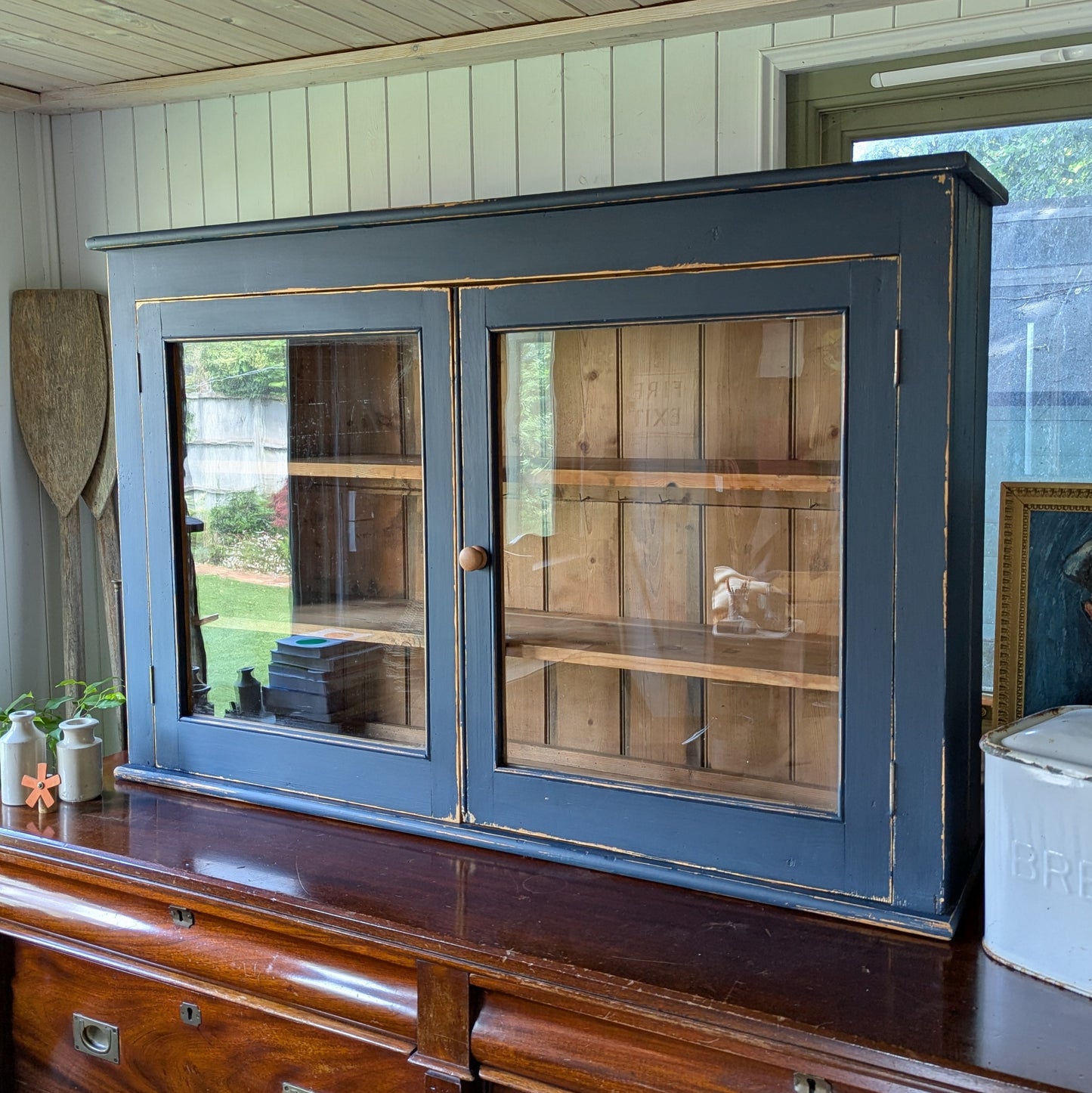Antique Glazed Countertop Cabinet