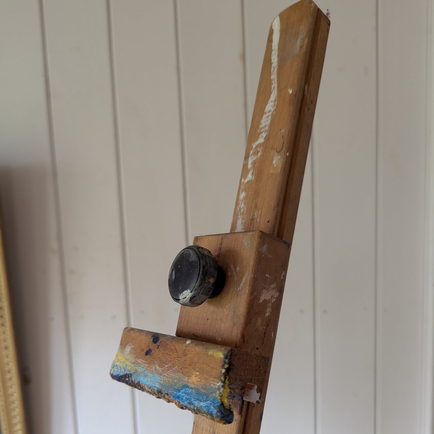 Vintage Tabletop Easle