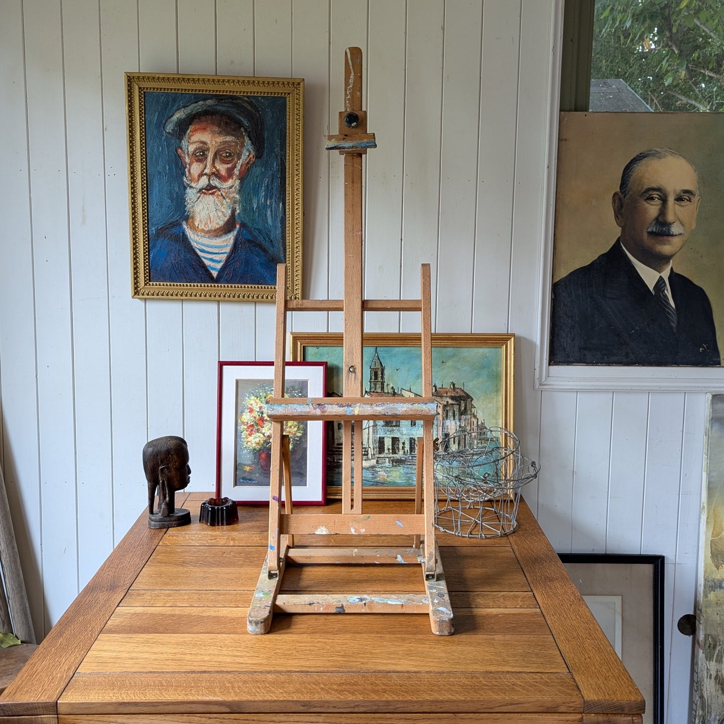 Vintage Tabletop Easle