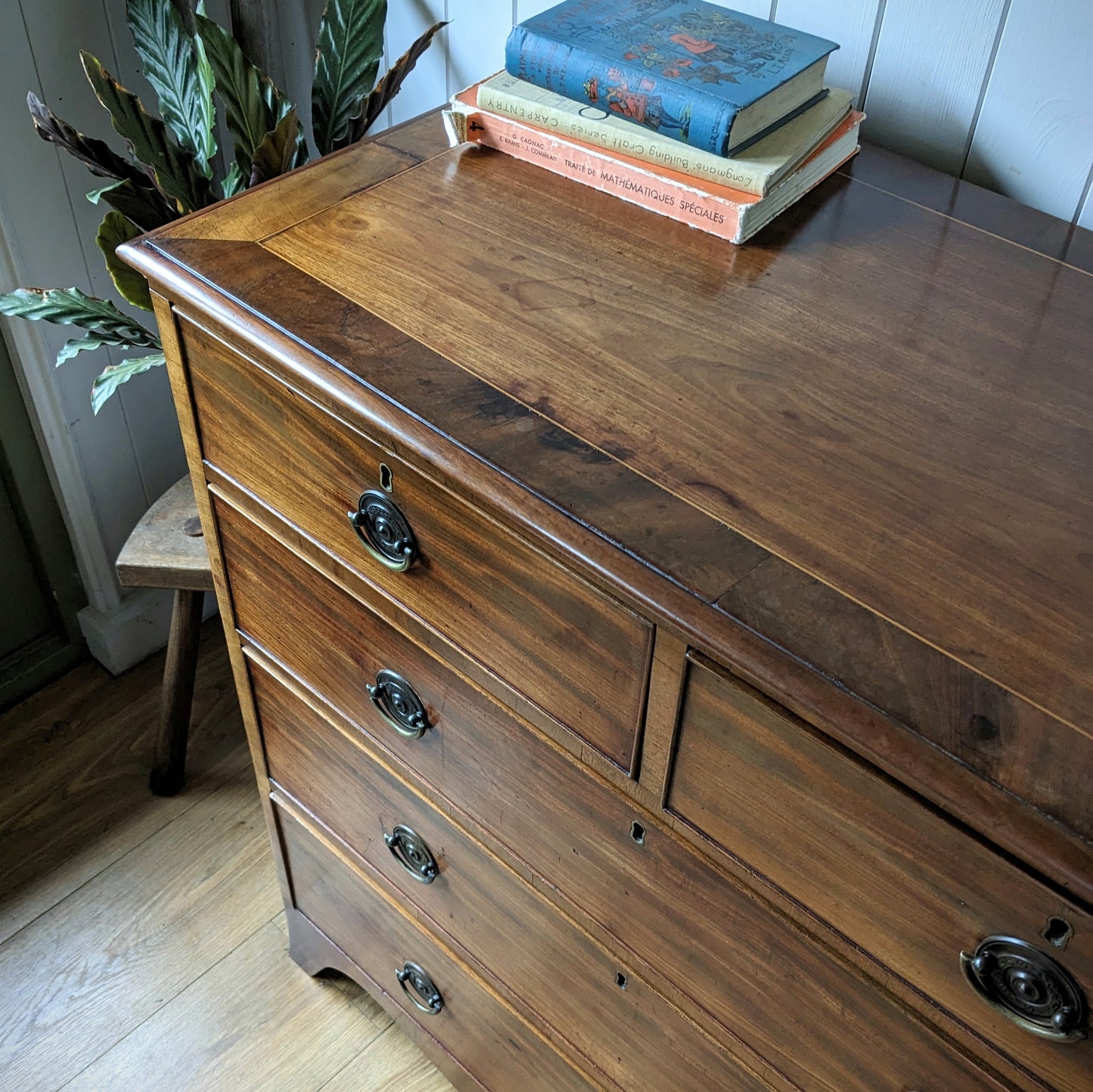 Georgian Chest of Drawers