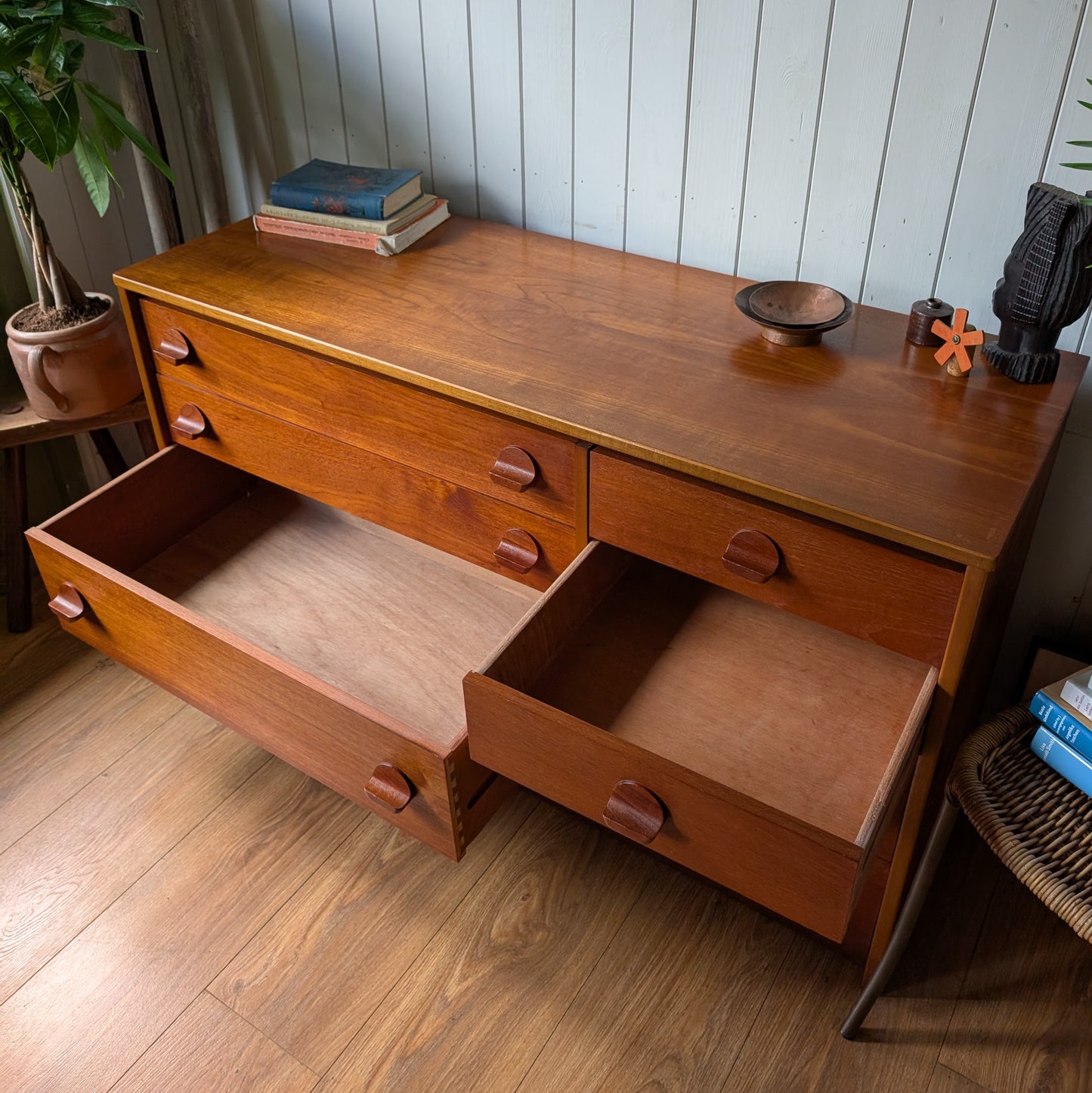 Vintage Mid Century Draw Unit