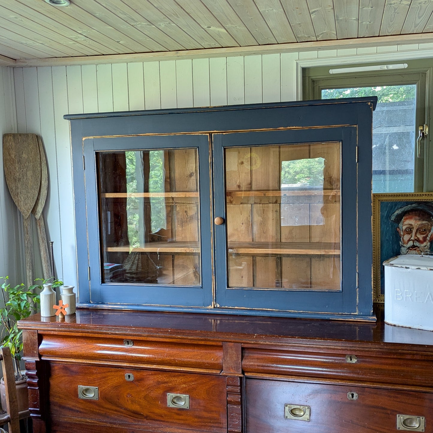 Antique Glazed Countertop Cabinet