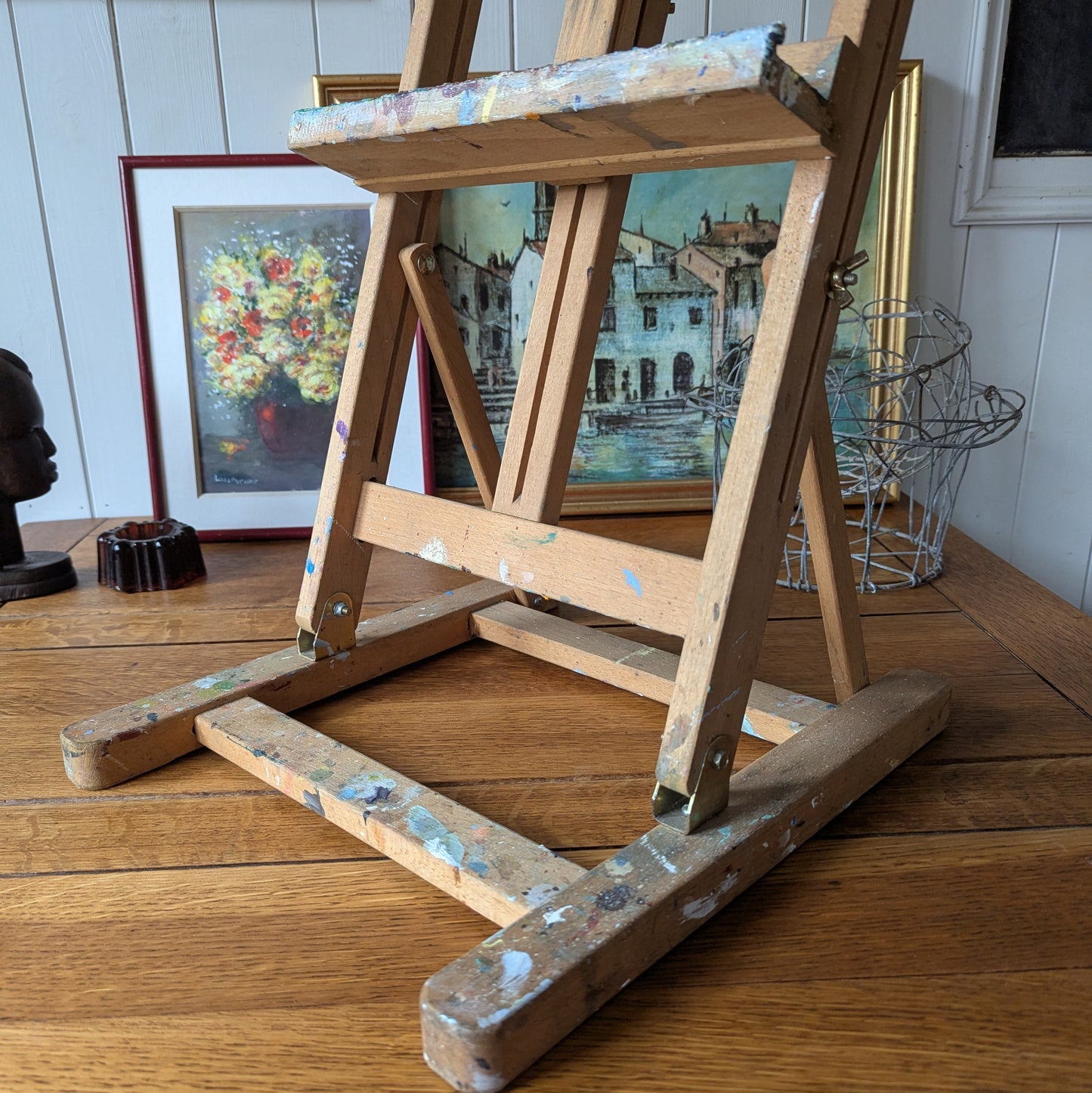Vintage Tabletop Easle