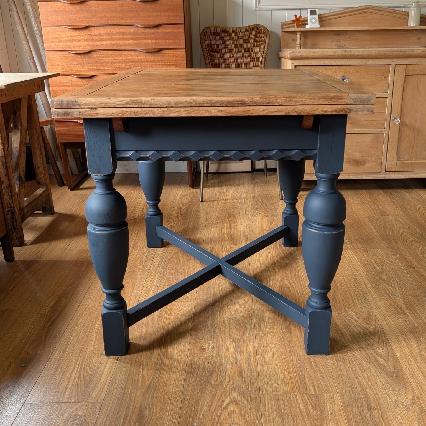 Small Oak Draw Leaf Table