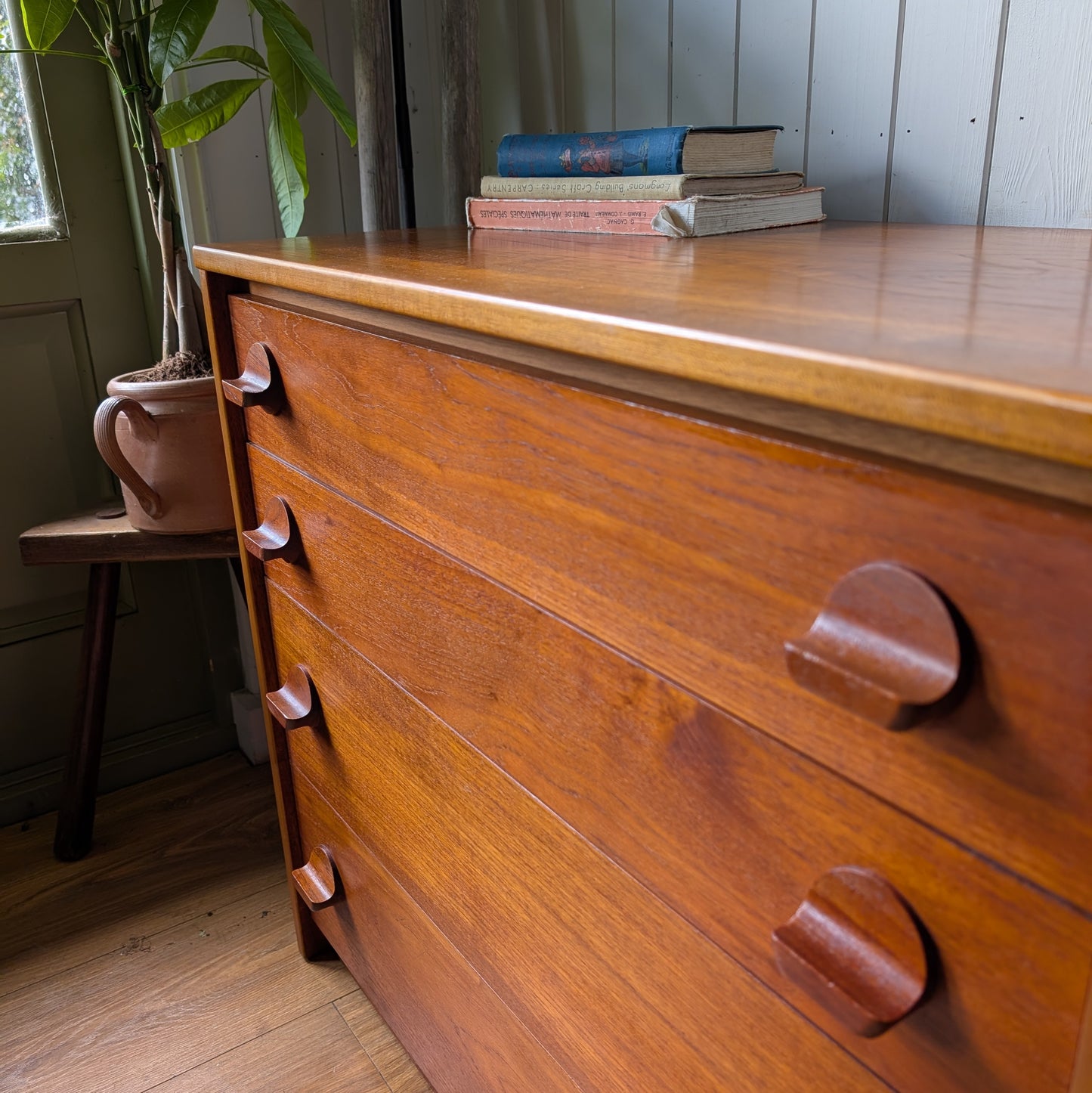 Vintage Mid Century Draw Unit