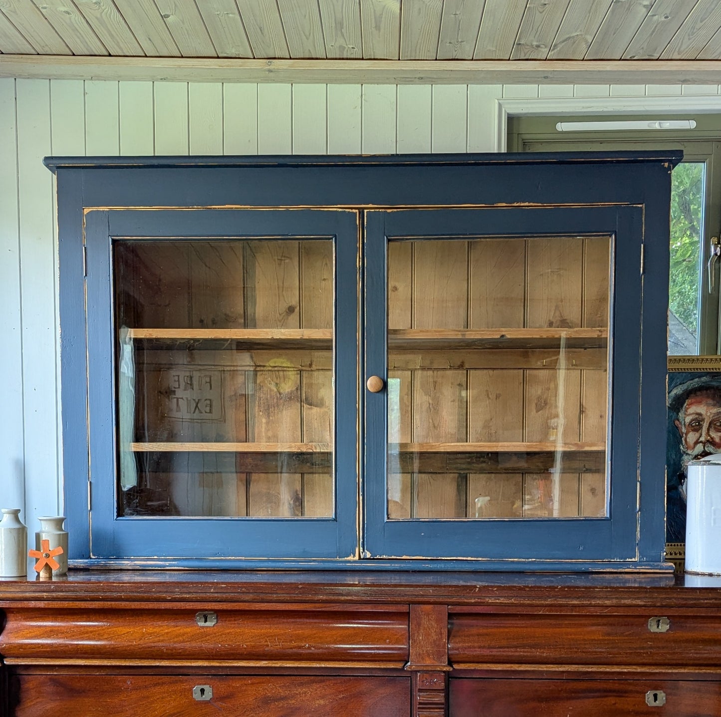 Antique Glazed Countertop Cabinet