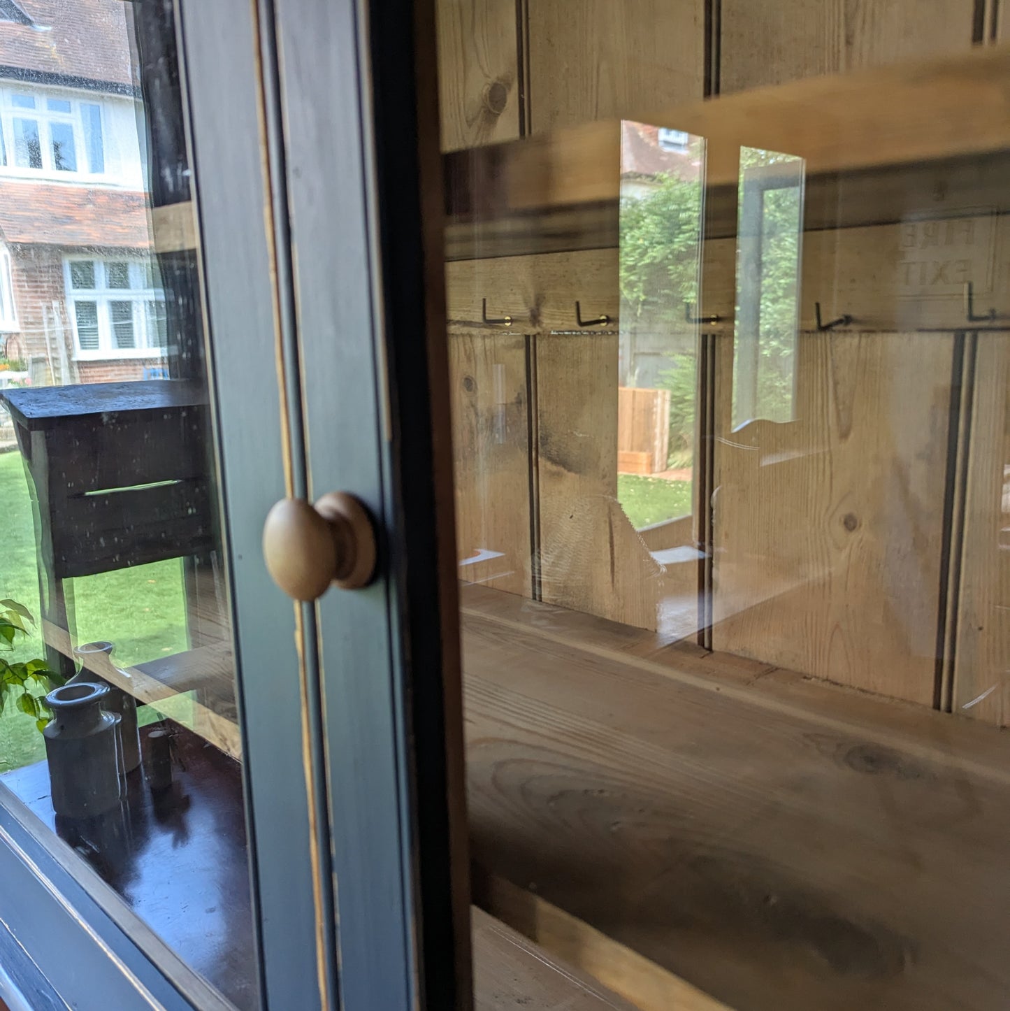 Antique Glazed Countertop Cabinet