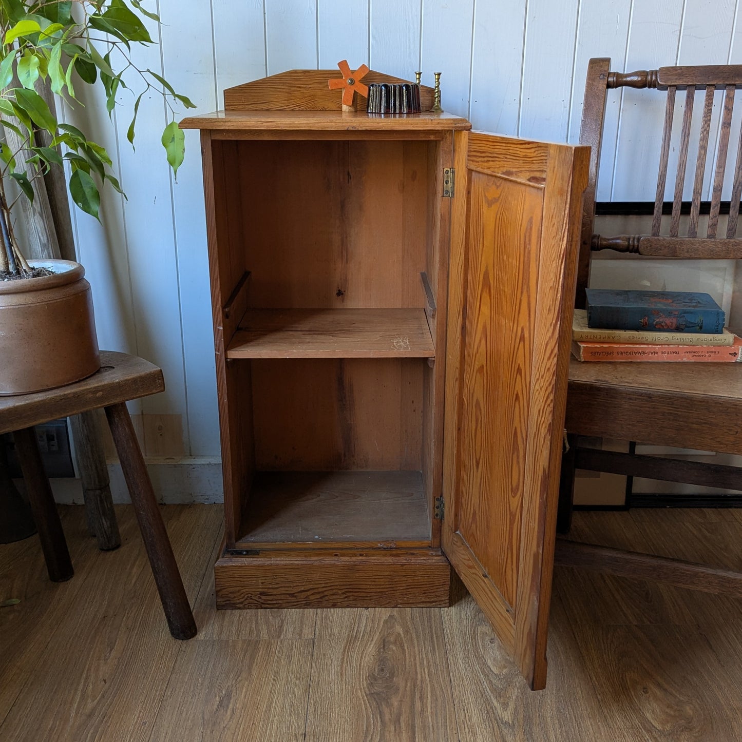 Victorian Pine Pot Cupboard