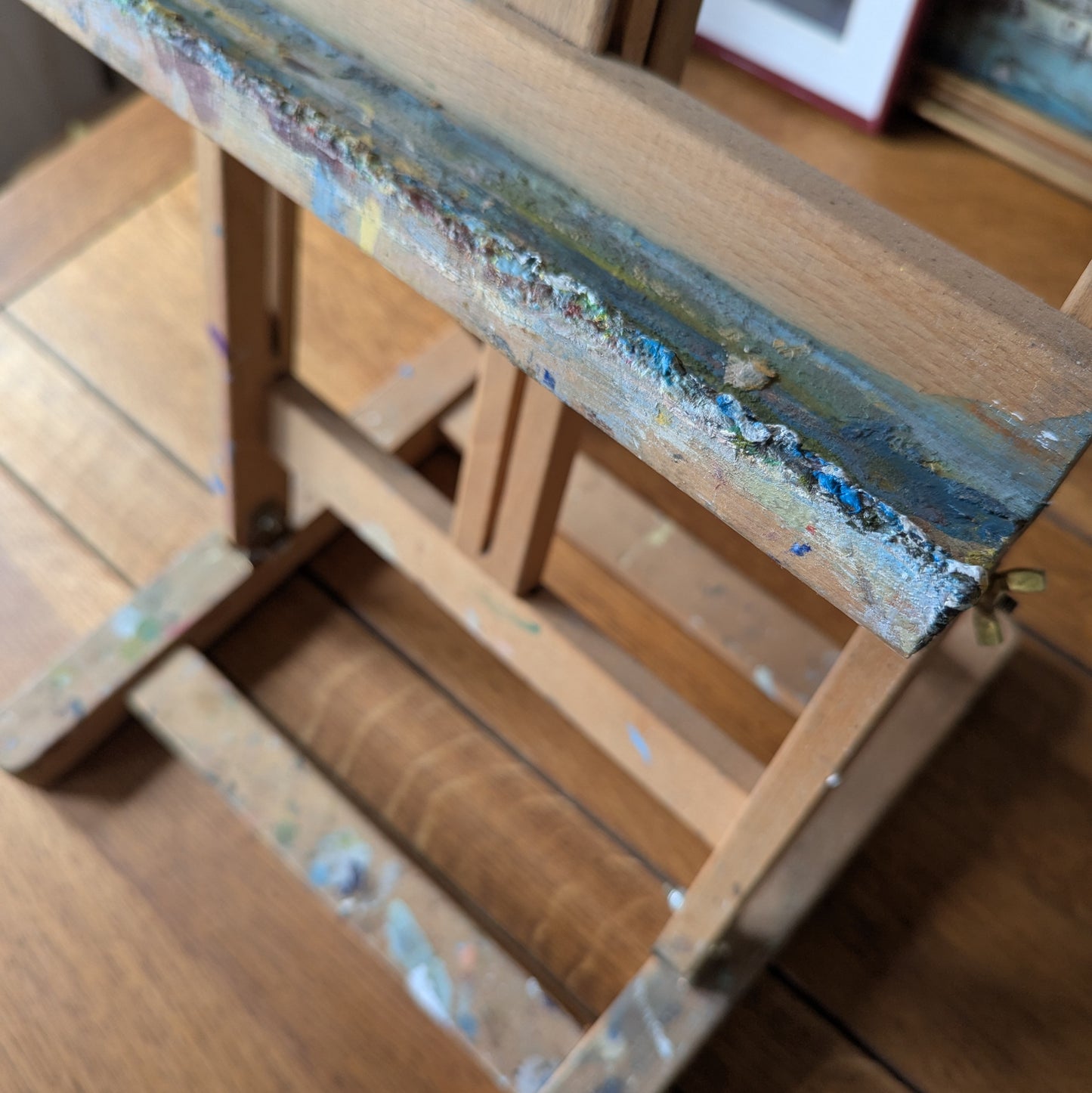 Vintage Tabletop Easle