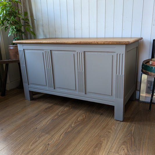 Vintage Blanket Box