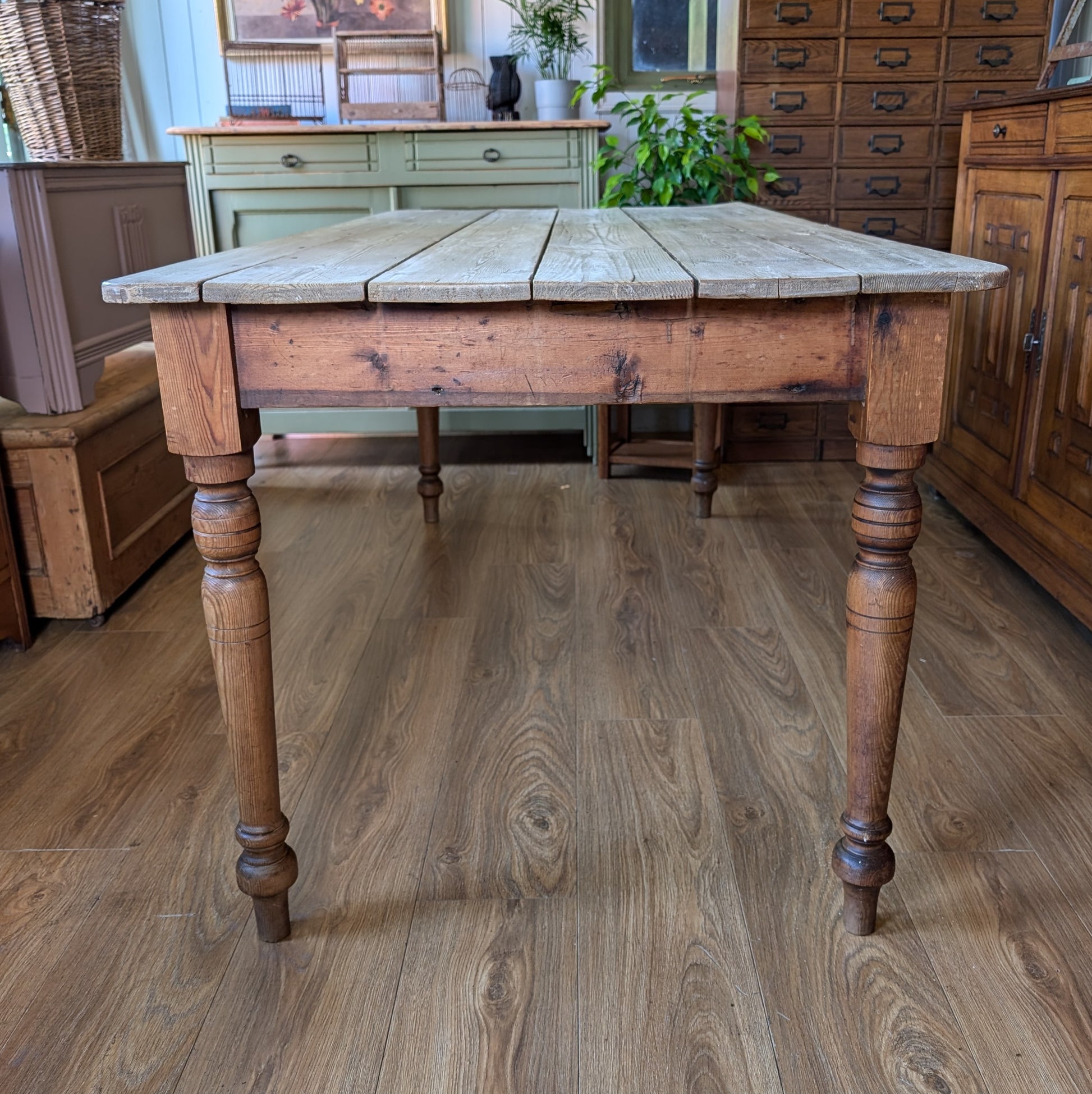 Victorian Pine Farmhouse Table – Henry Paints Furniture