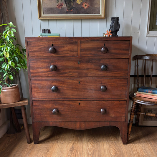 Georgian Chest of Drawers
