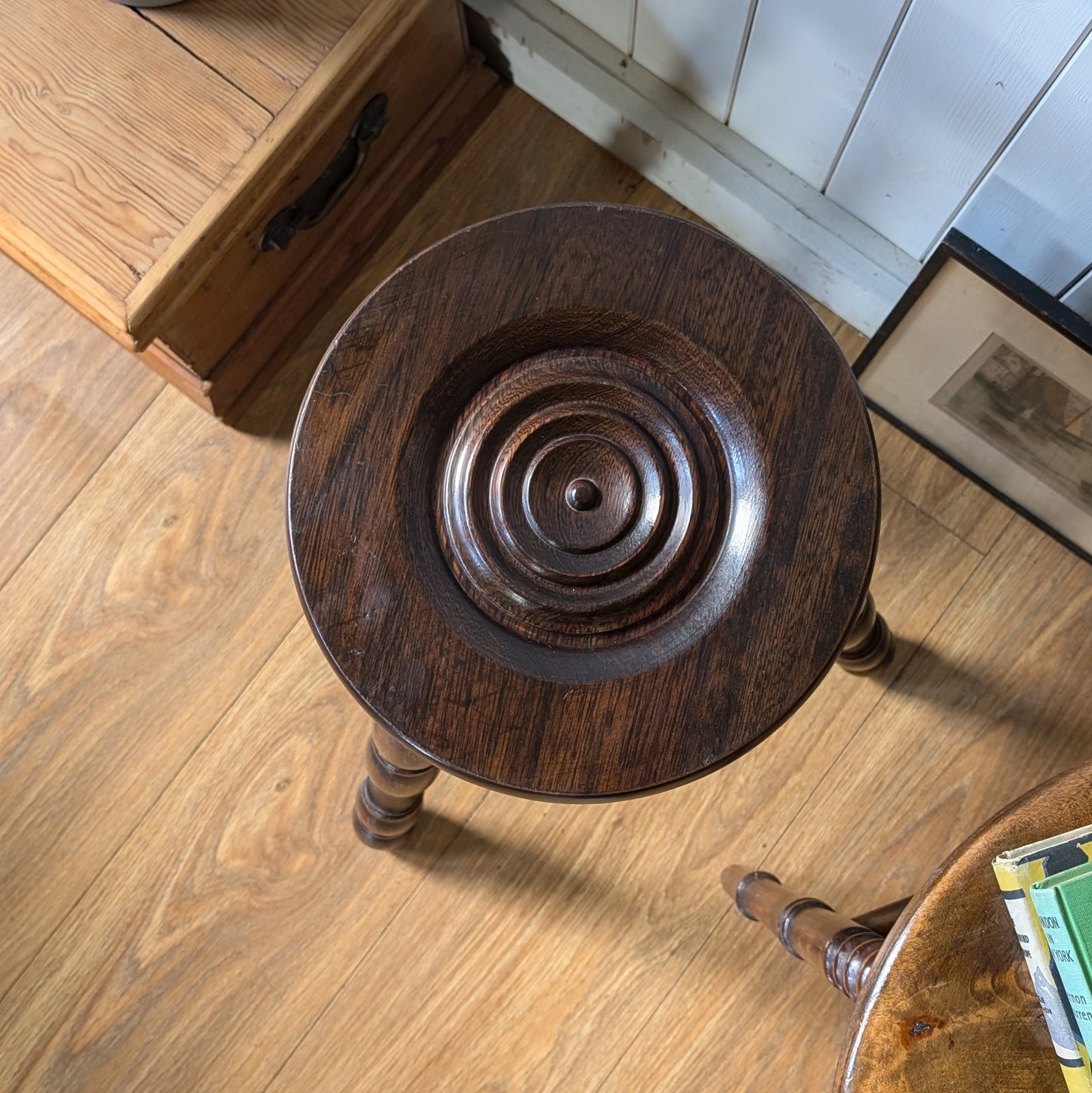 French Milking Stool