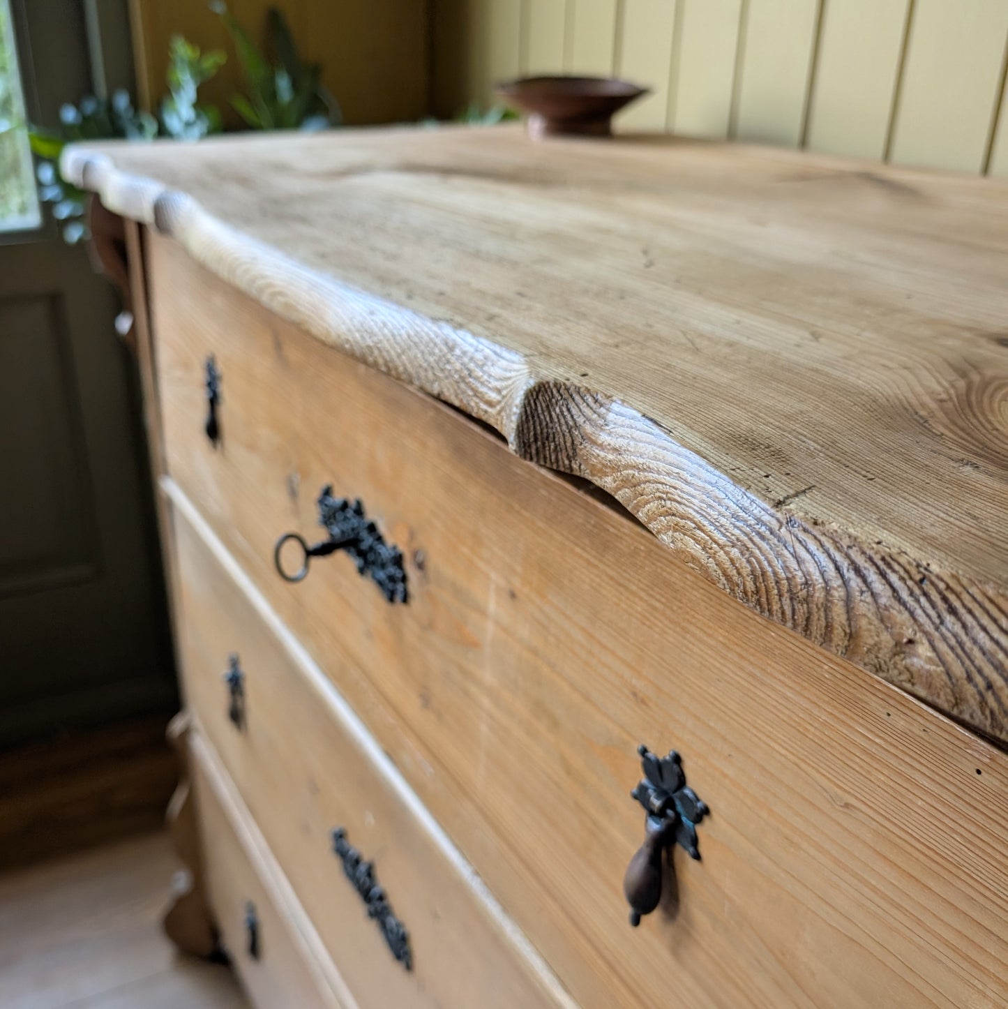 Antique French Chest of Drawers