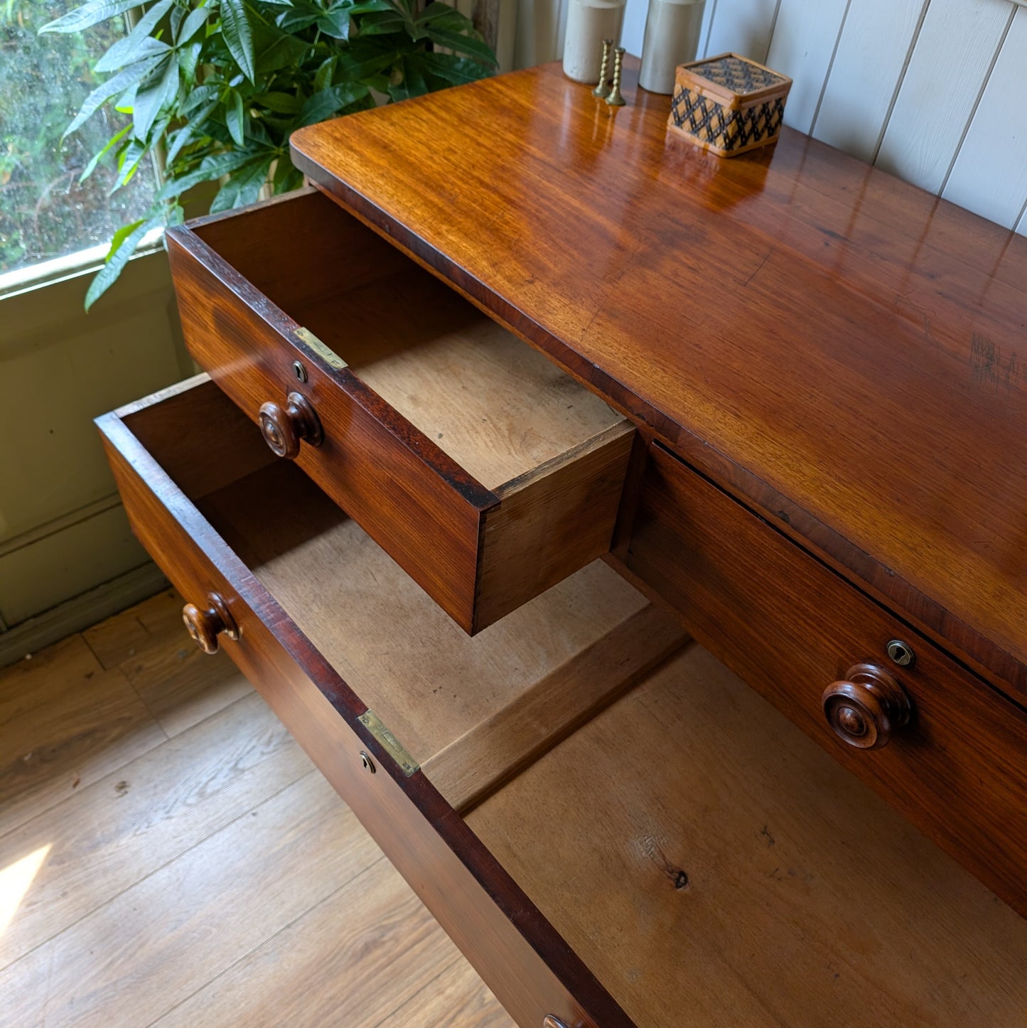 Victorian Chest of Drawers