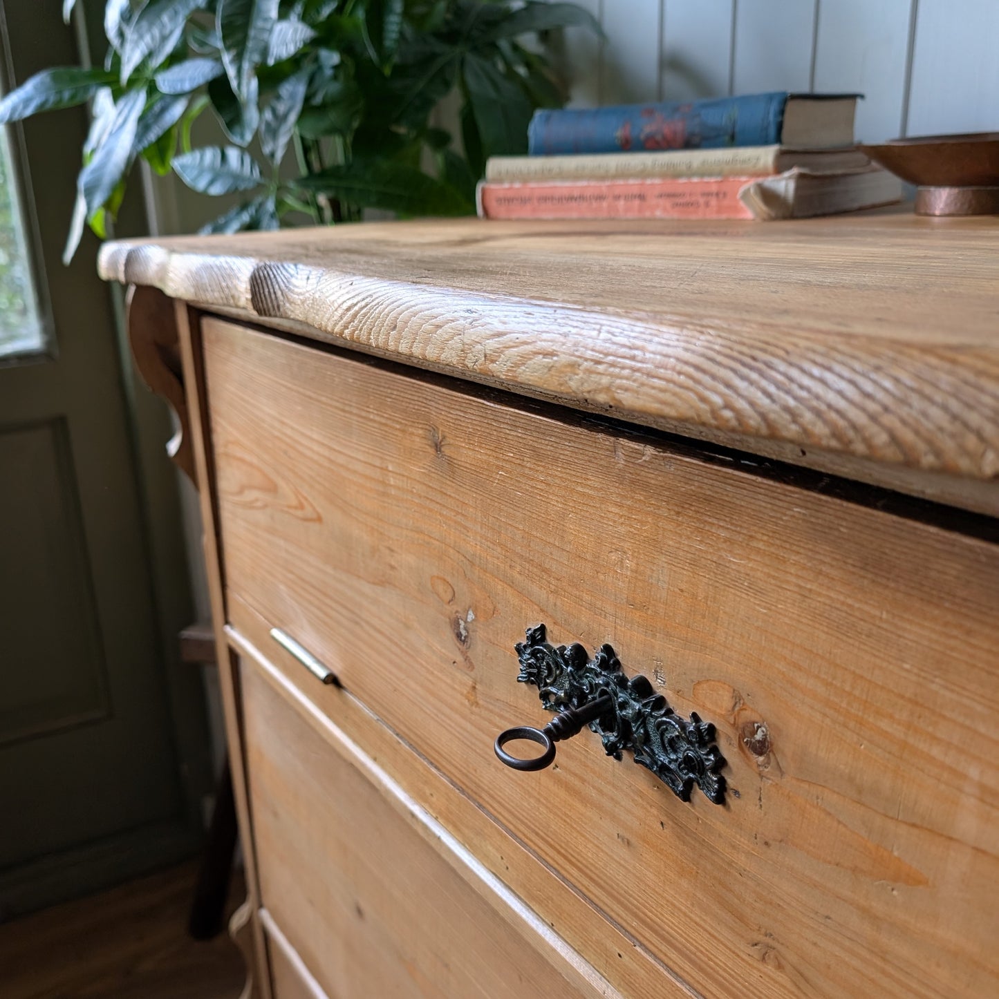 Antique French Chest of Drawers