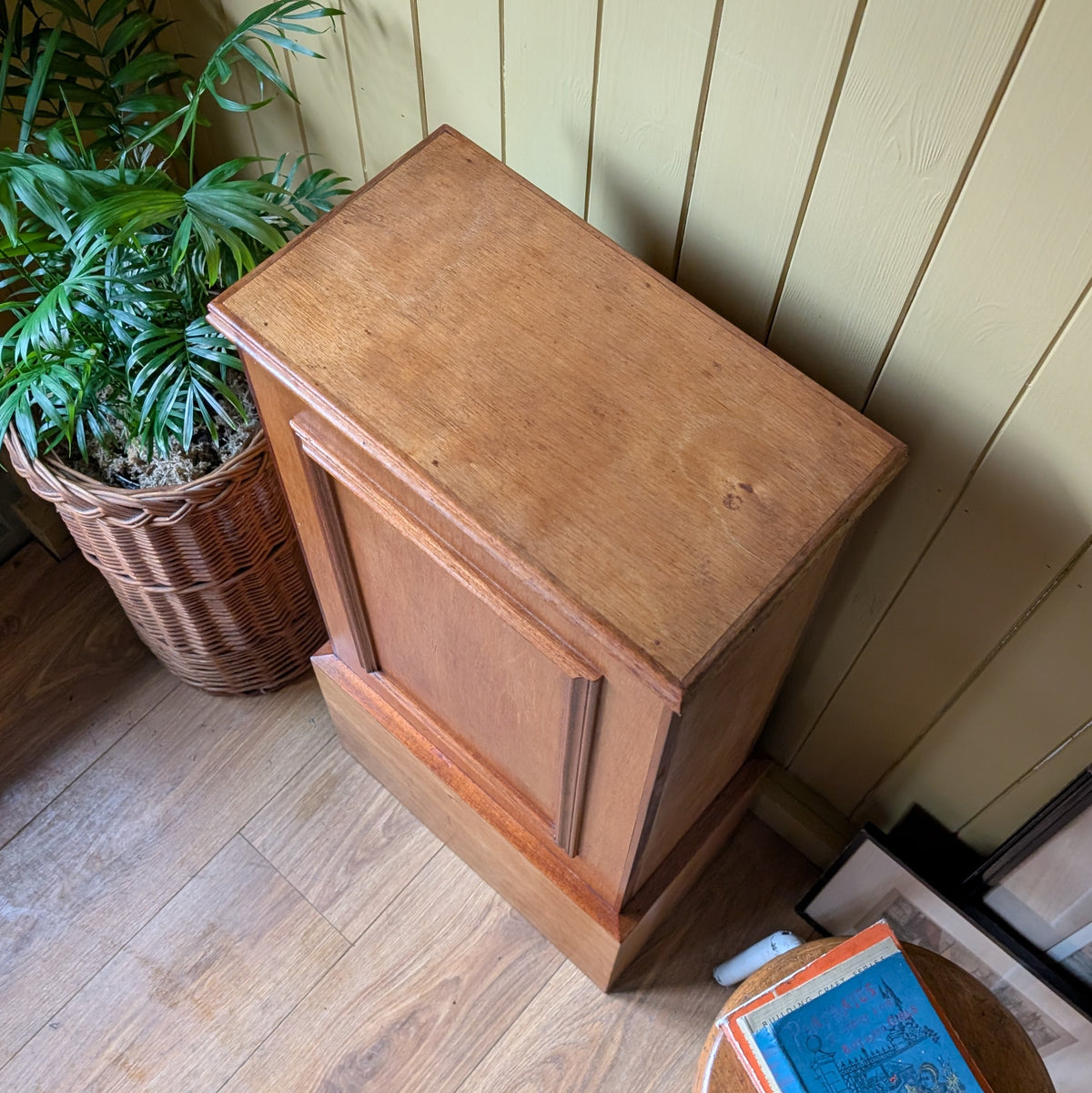 Vintage Oak Plinth