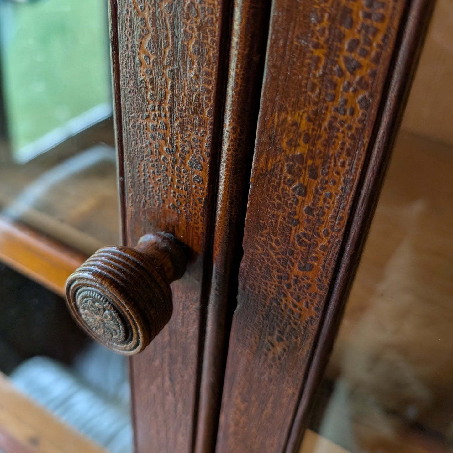 Antique Countertop Glazed Cabinet