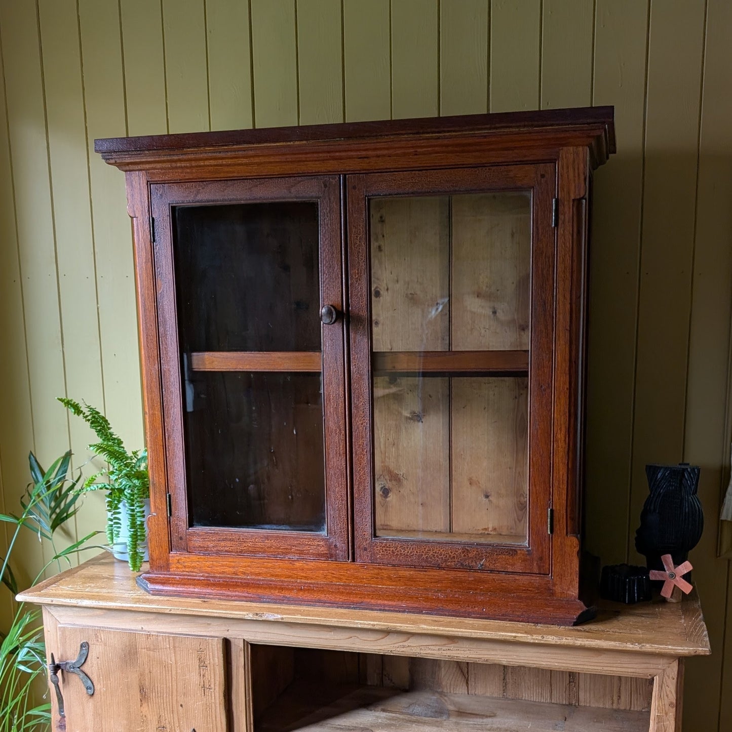 Antique Countertop Glazed Cabinet