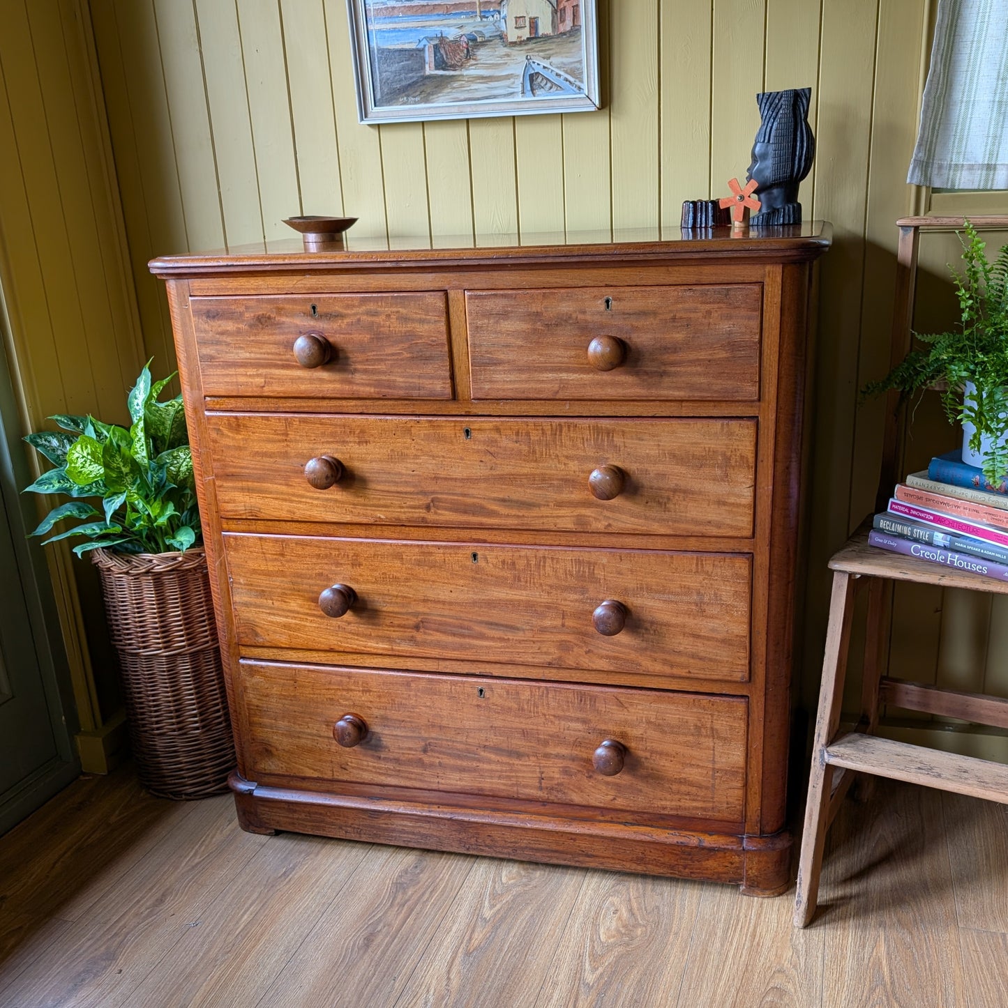 Victorian Chest of Drawers