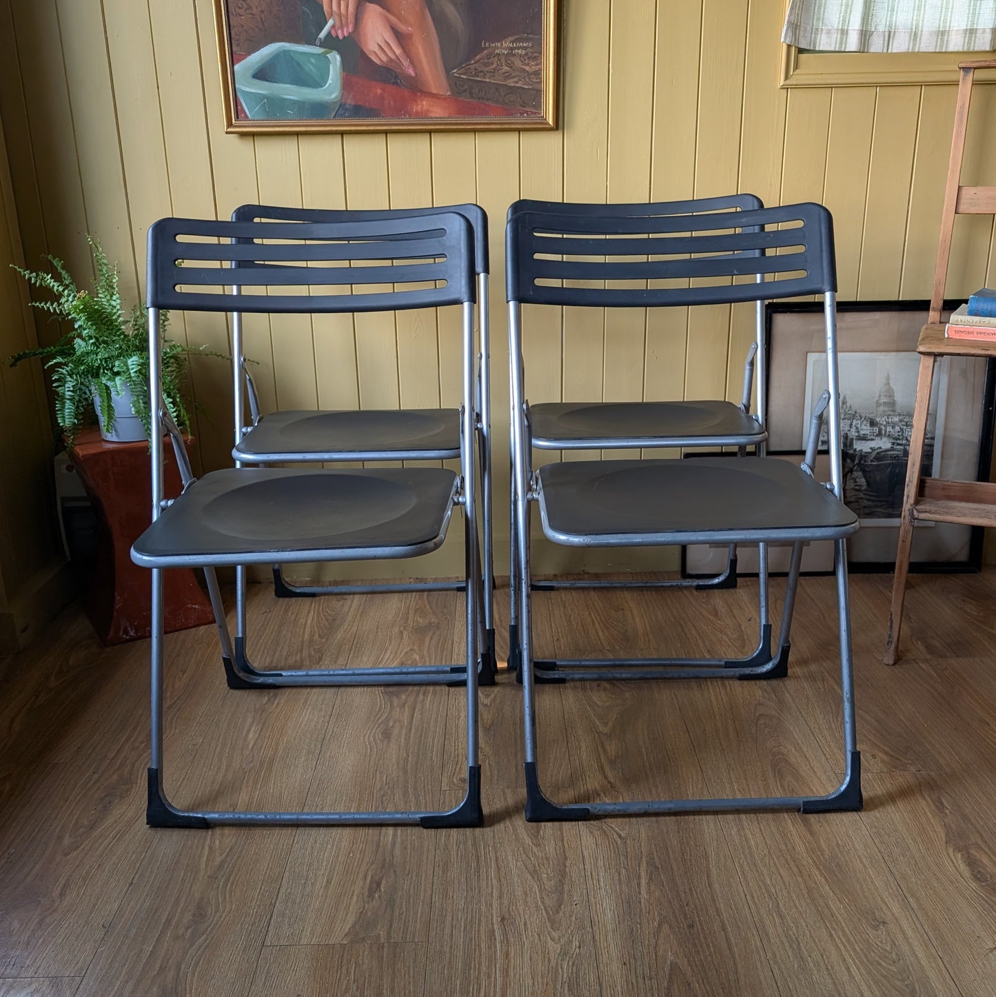 Set of 4 Vintage Folding Chairs