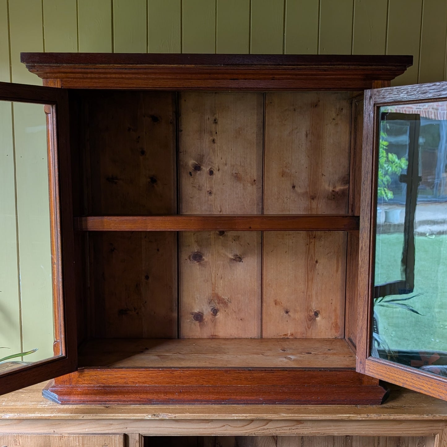 Antique Countertop Glazed Cabinet