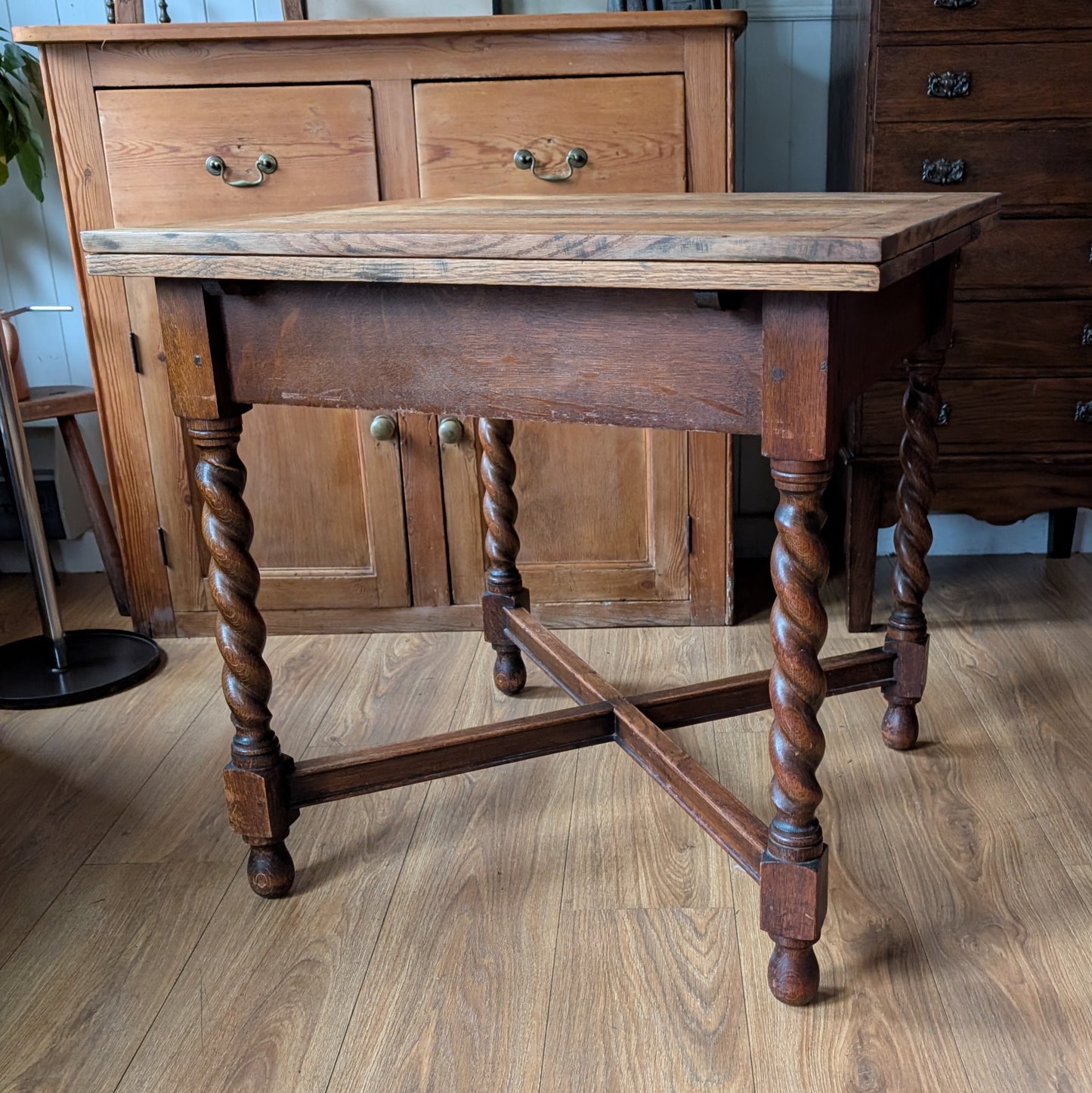 Small Oak Draw Leaf Table