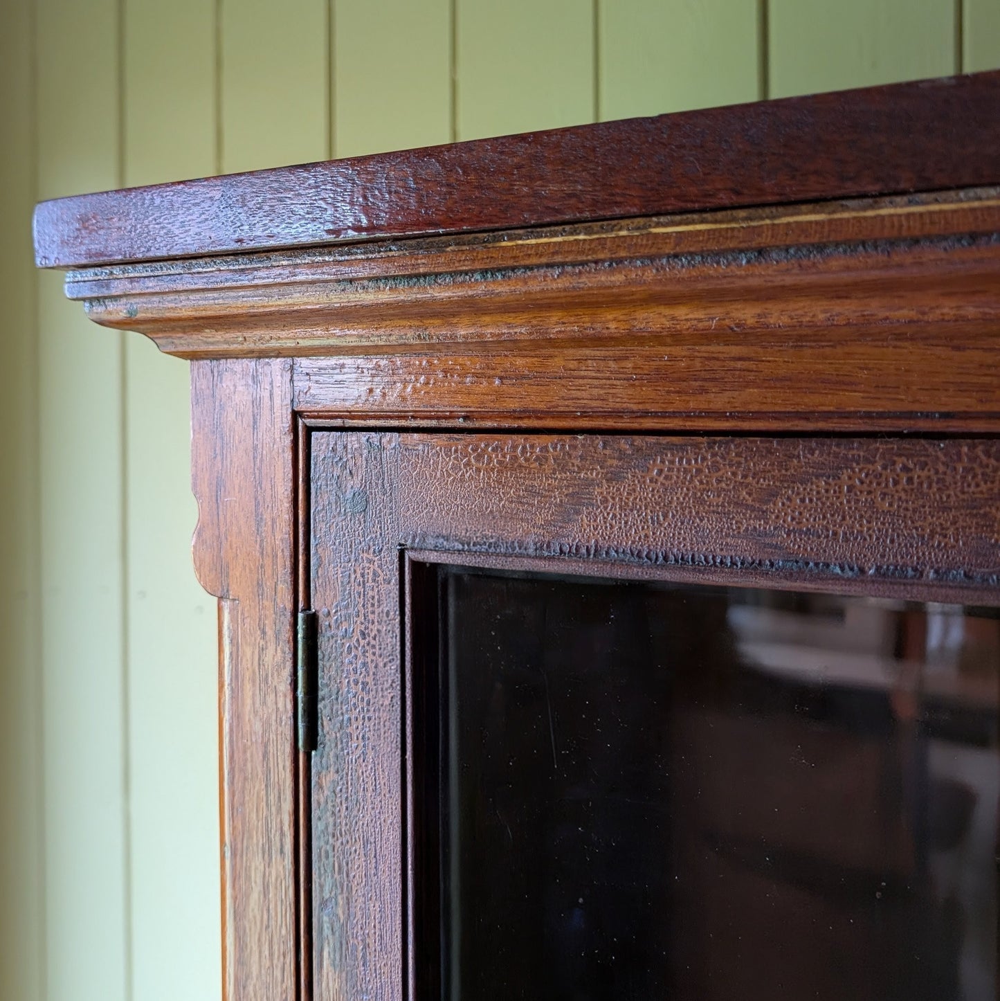 Antique Countertop Glazed Cabinet