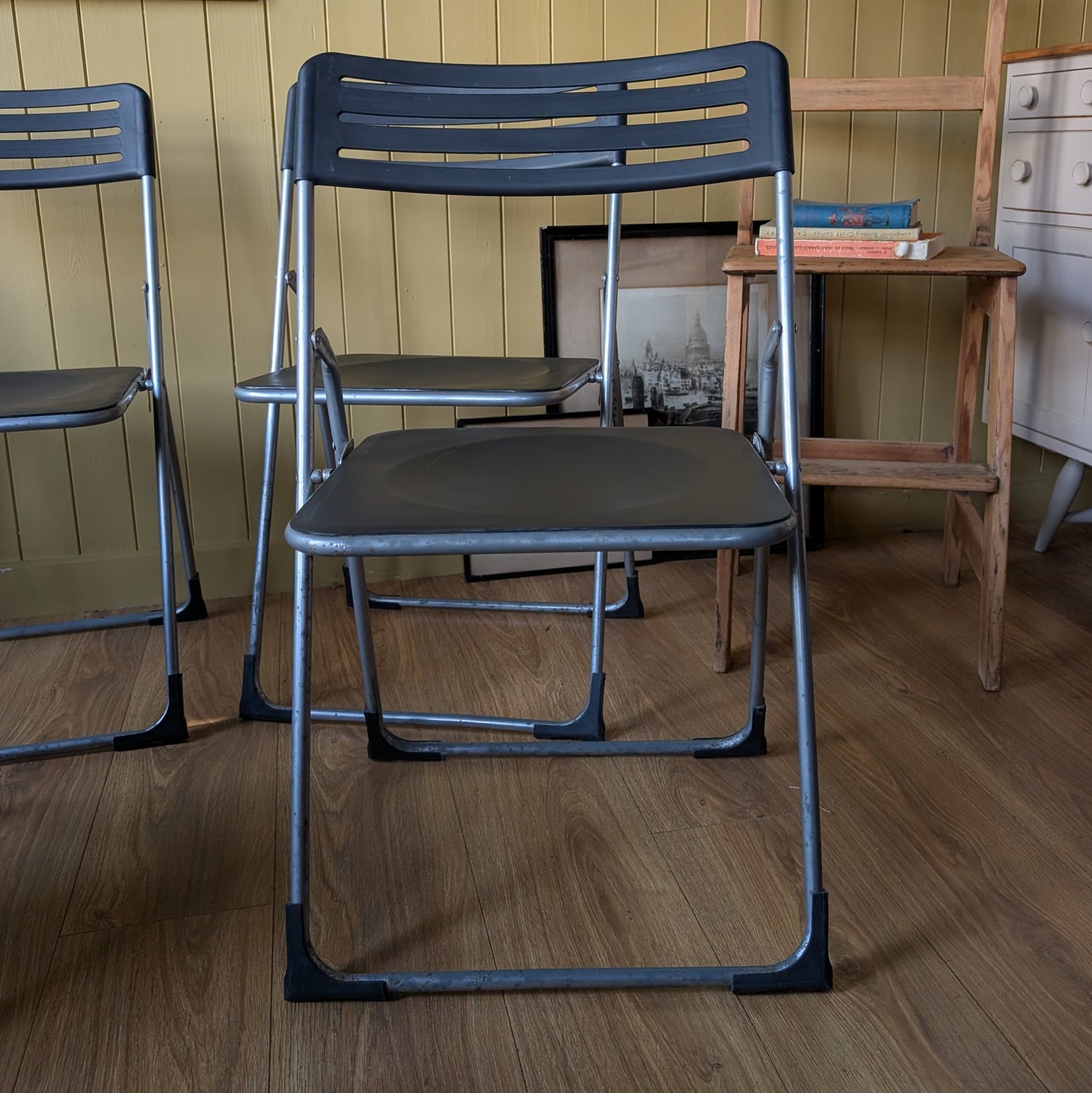 Set of 4 Vintage Folding Chairs