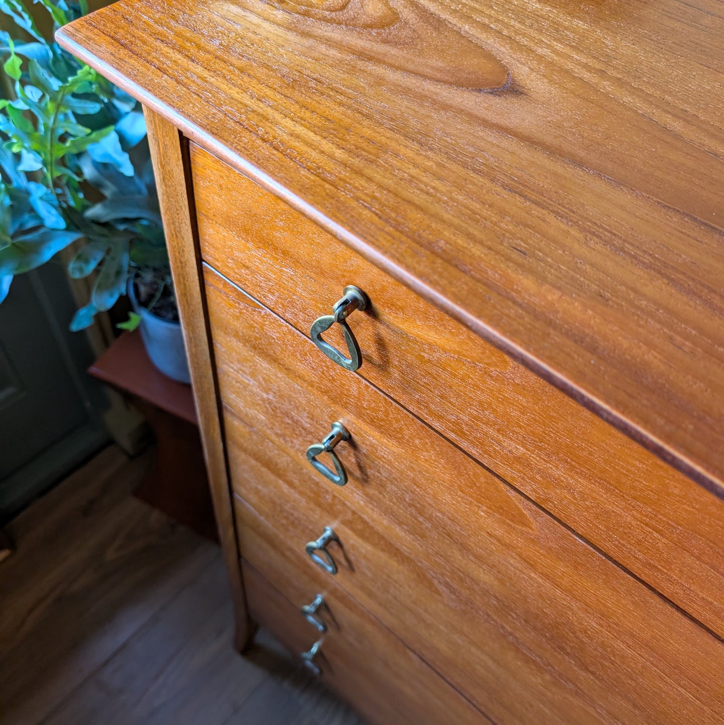 Mid Century Chest of Drawers
