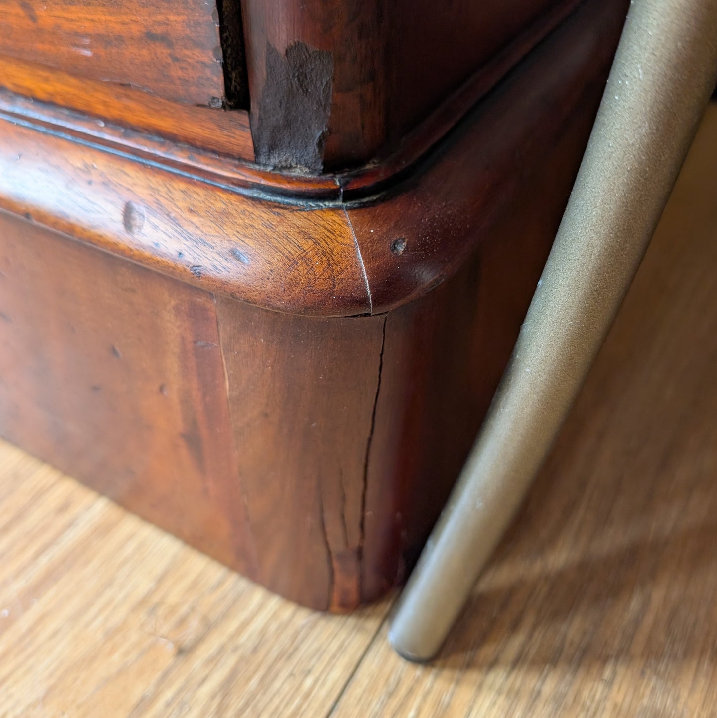 Victorian Chest of Drawers