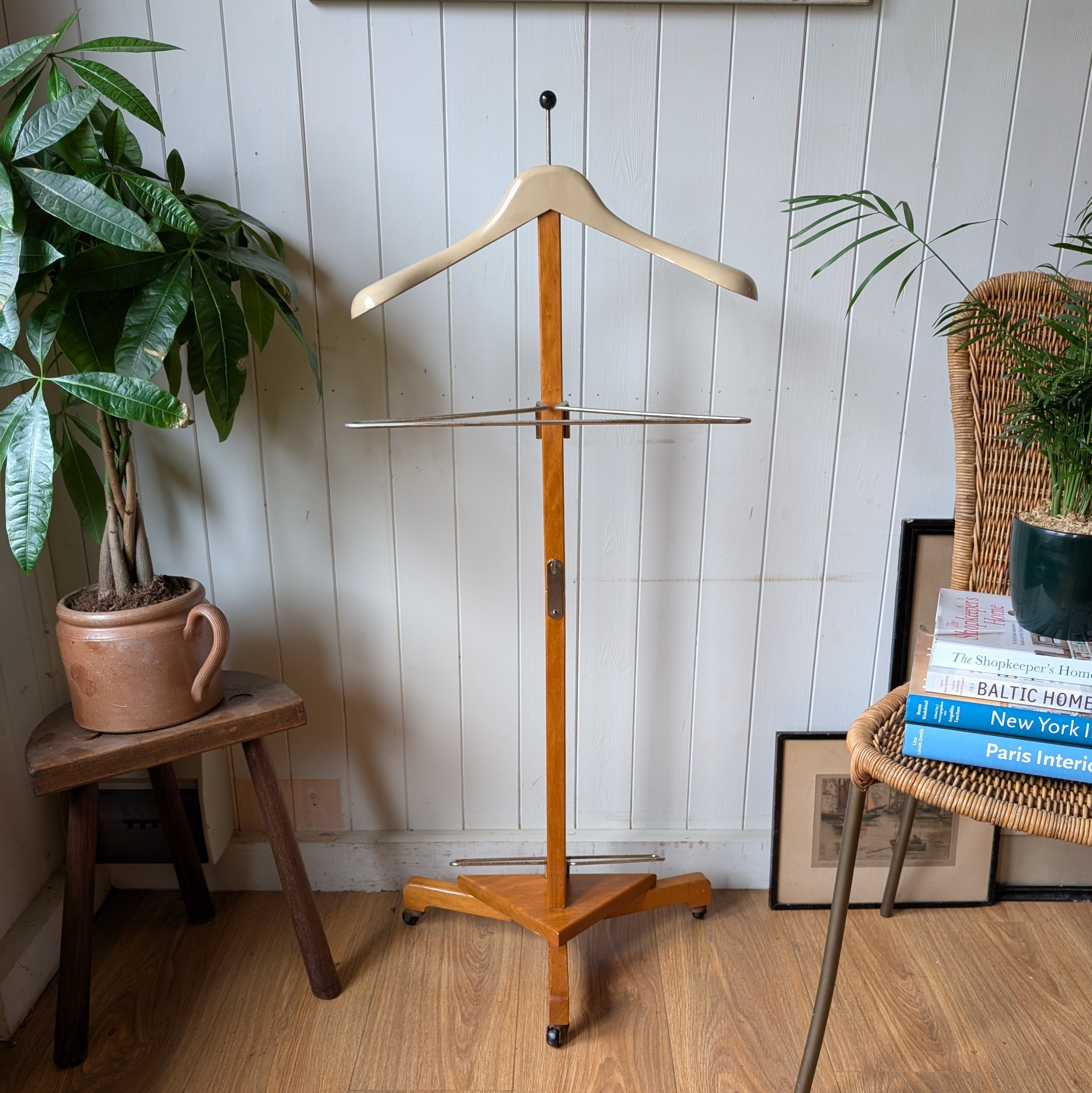 Mid Century Gentleman's Valet – Henry Paints Furniture
