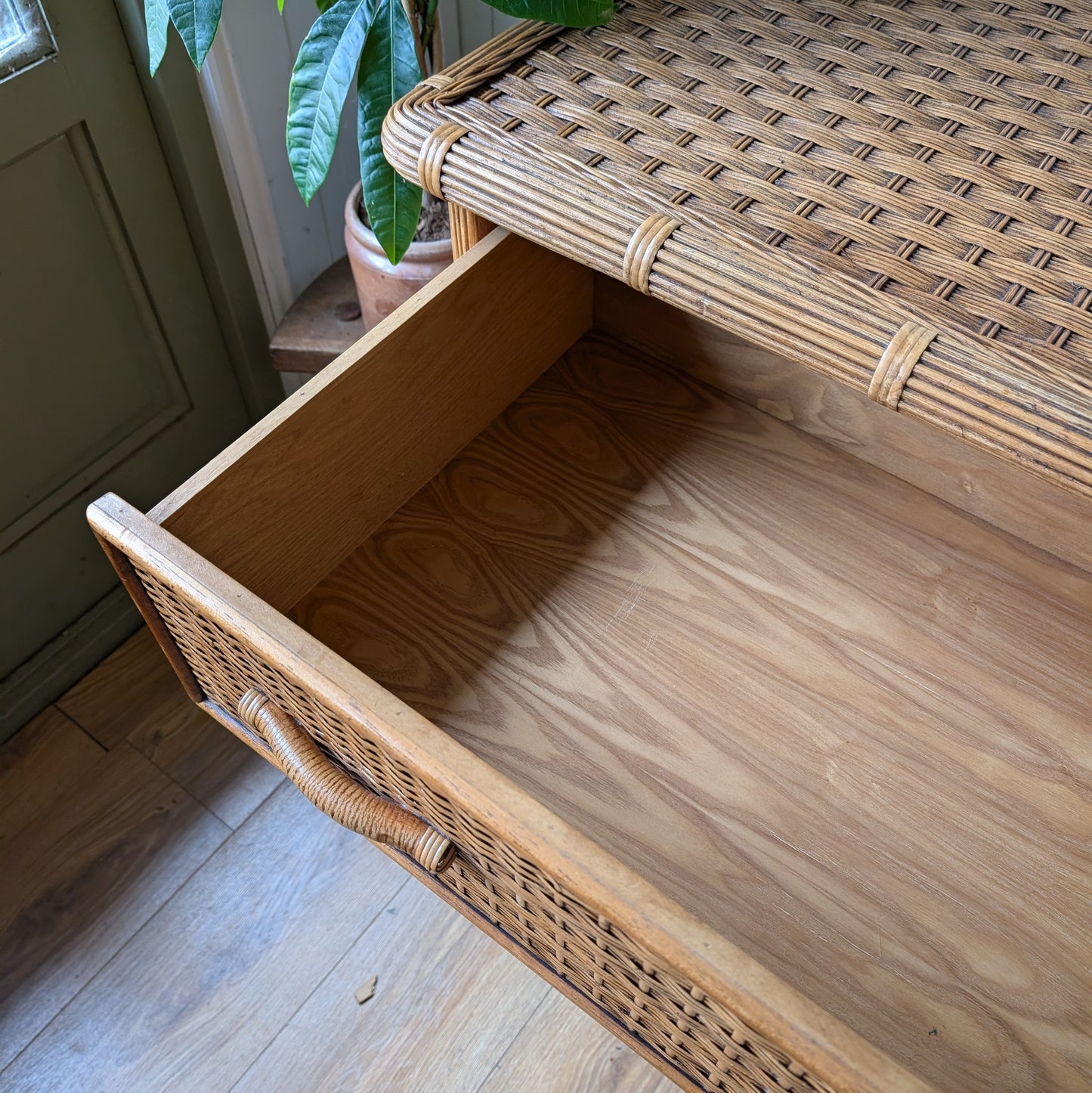 Vintage Wicker Chest of drawers