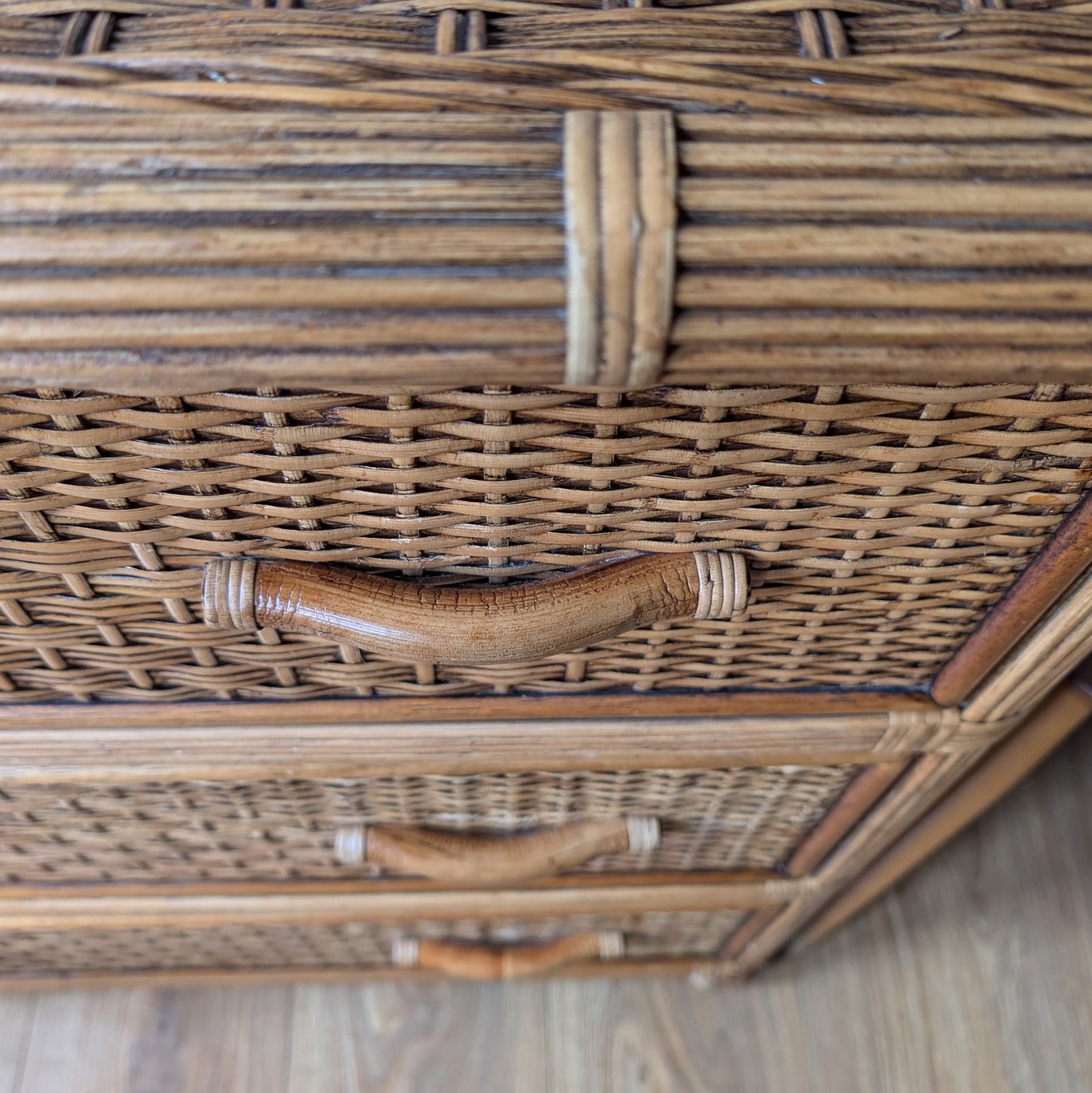 Vintage Wicker Chest of drawers