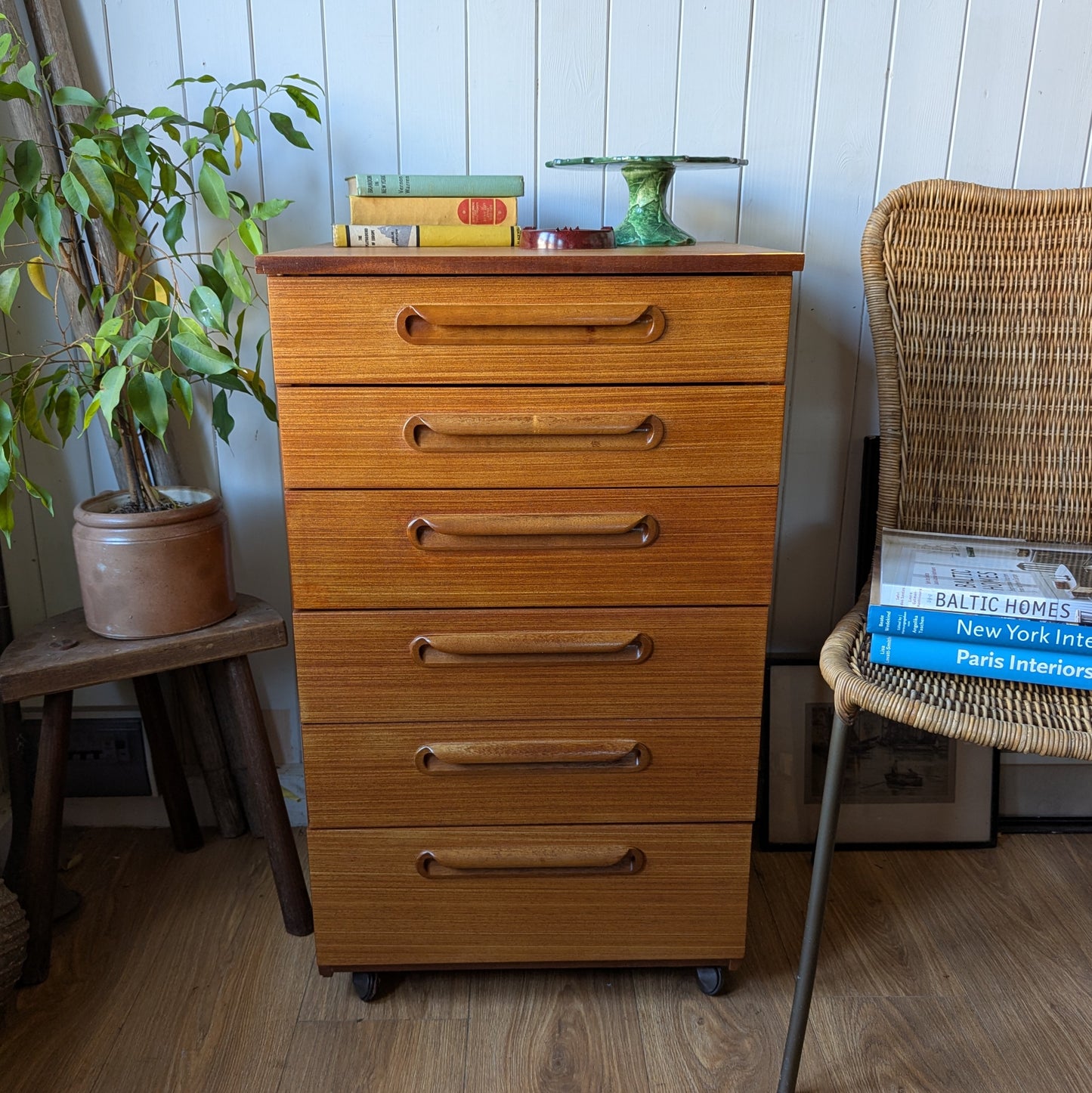 Mid Century Chest of Drawers