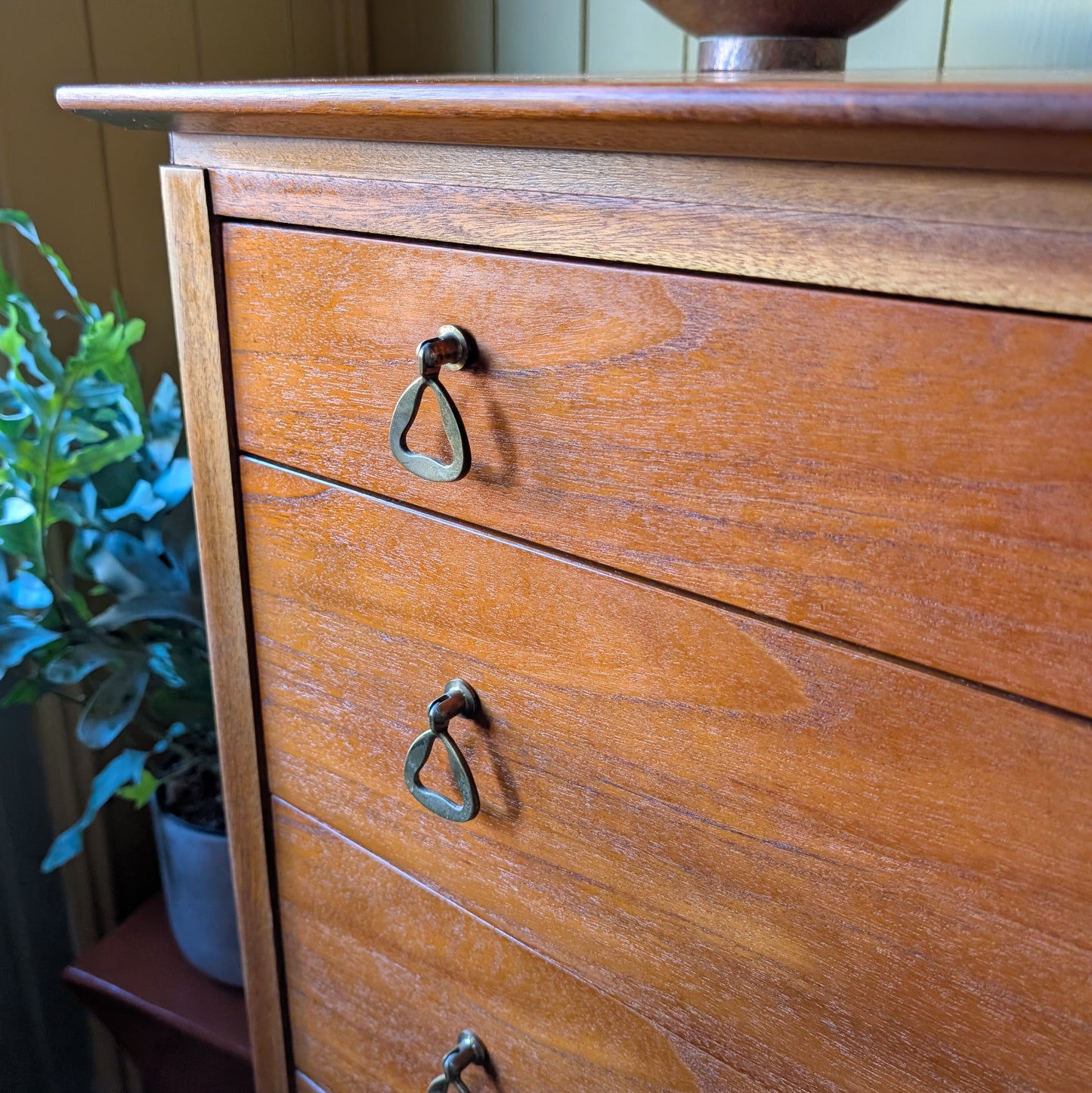 Mid Century Chest of Drawers