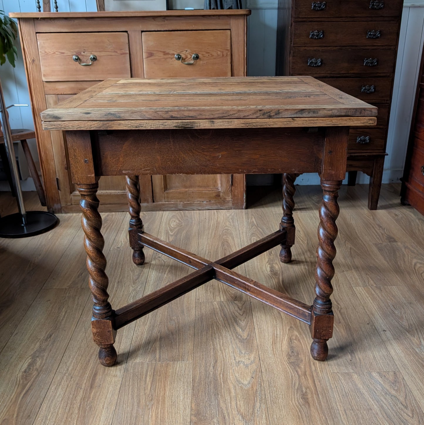 Small Oak Draw Leaf Table