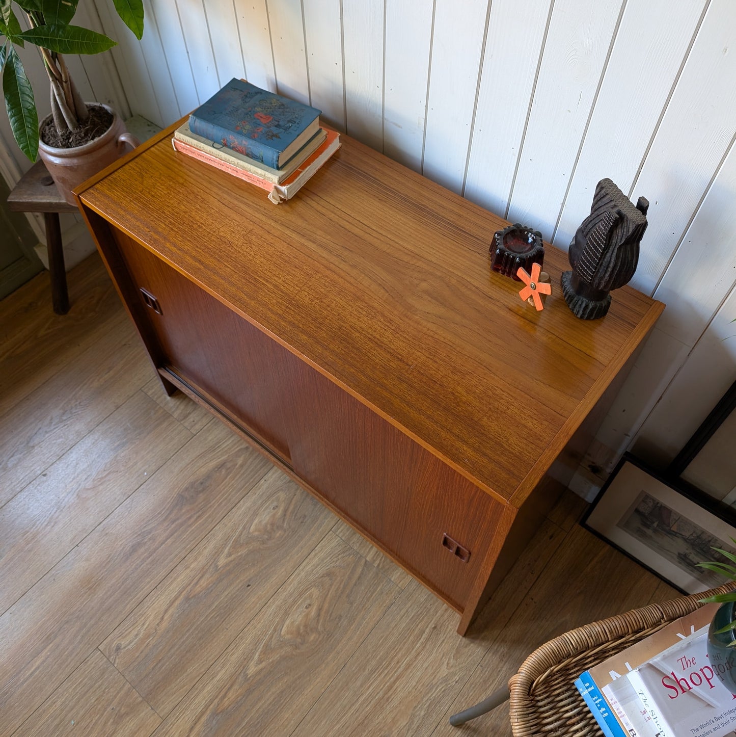 Mid Century Danish Cupboard [ref:7386]