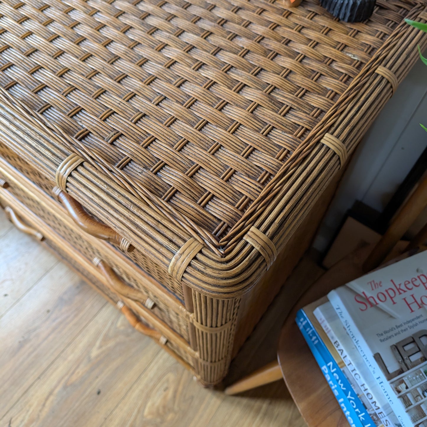 Vintage Wicker Chest of drawers